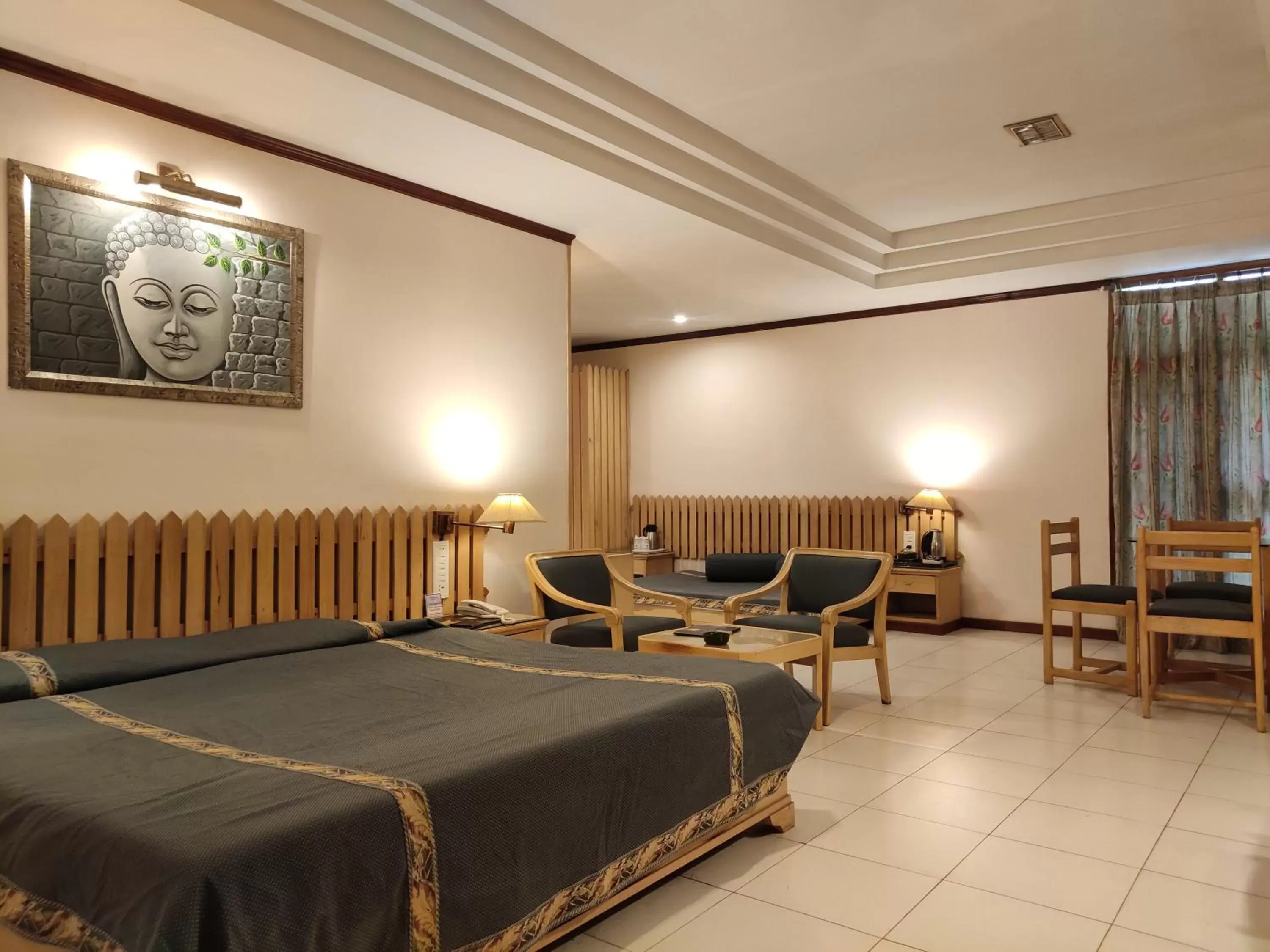 Photo of the whole room, Bed in Shingar Regency Photo of the whole room, Bed in Shingar Regency