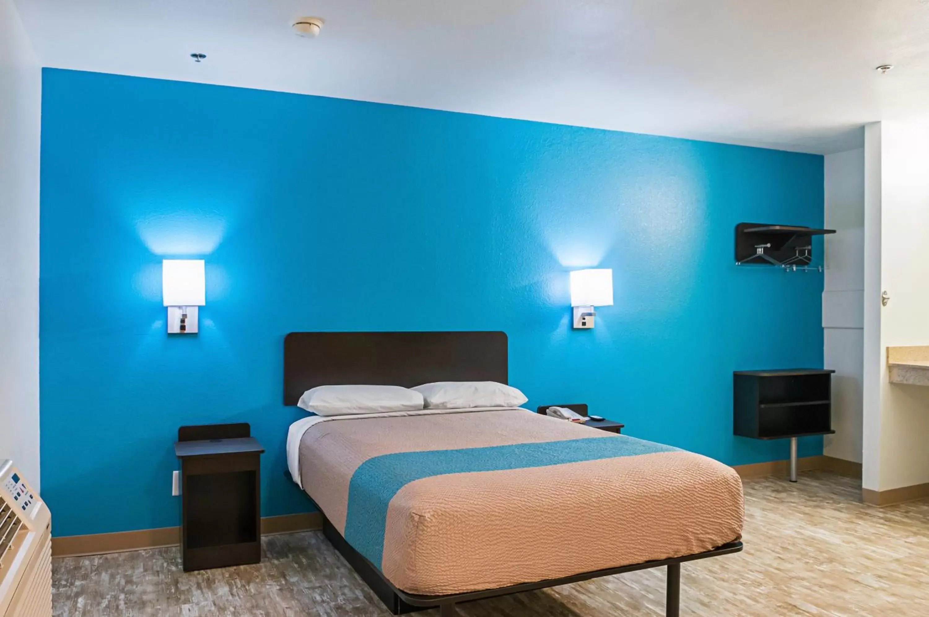 Bedroom, Bed in Motel 6-Bay Saint Louis, MS