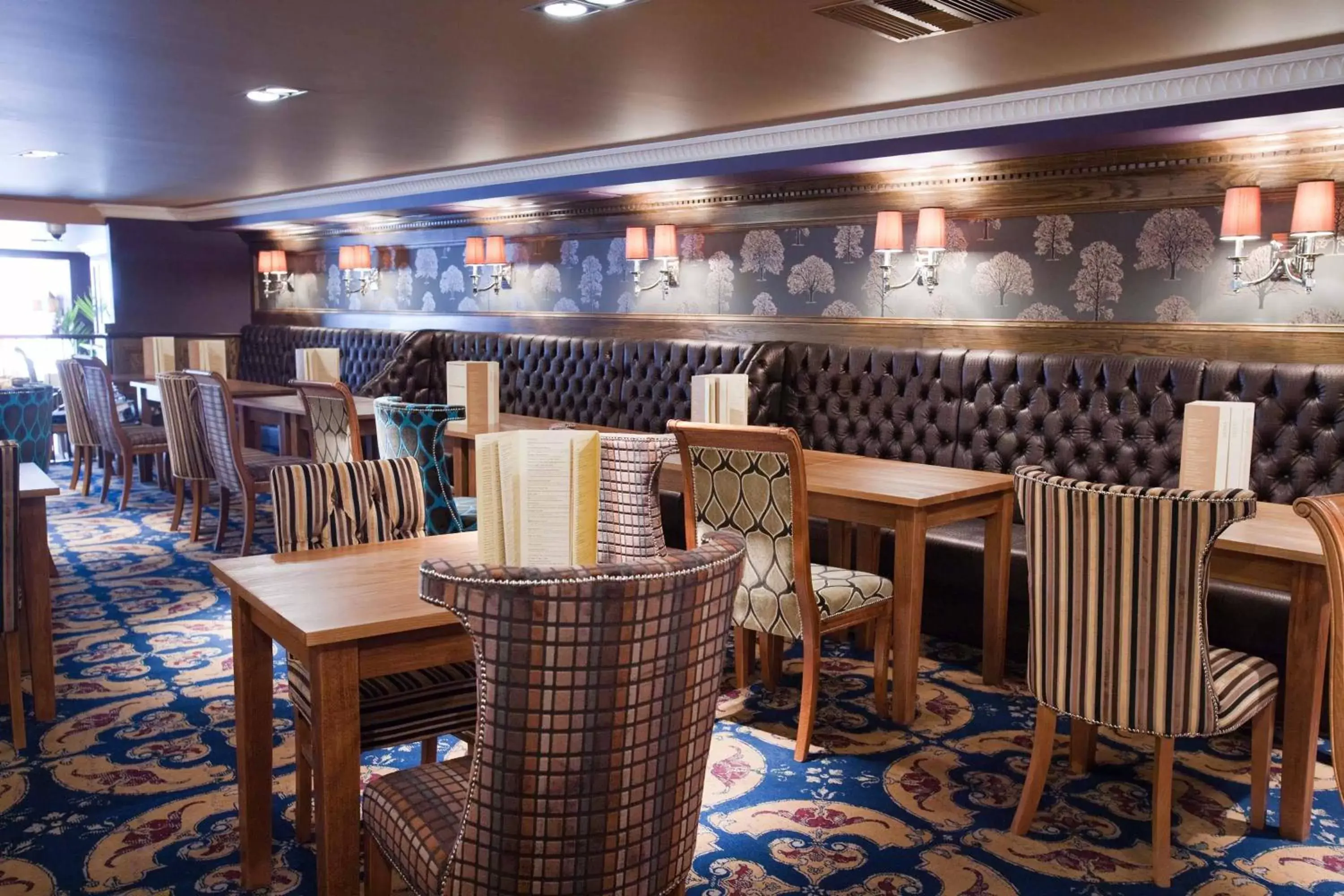 Restaurant/Places to Eat in The White Lady Wetherspoon