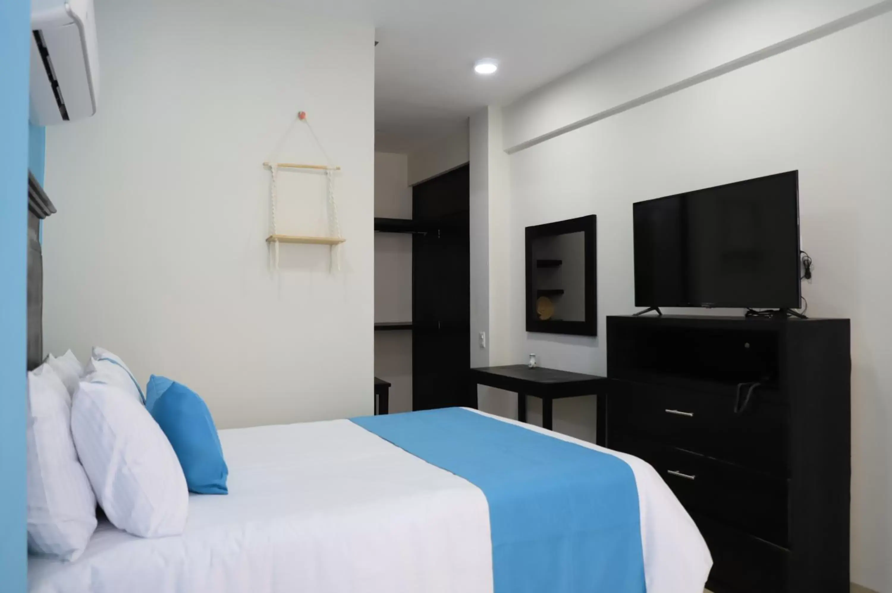 Deluxe Room - single occupancy in Hotel Tamtokow Deluxe Room - single occupancy in Hotel Tamtokow