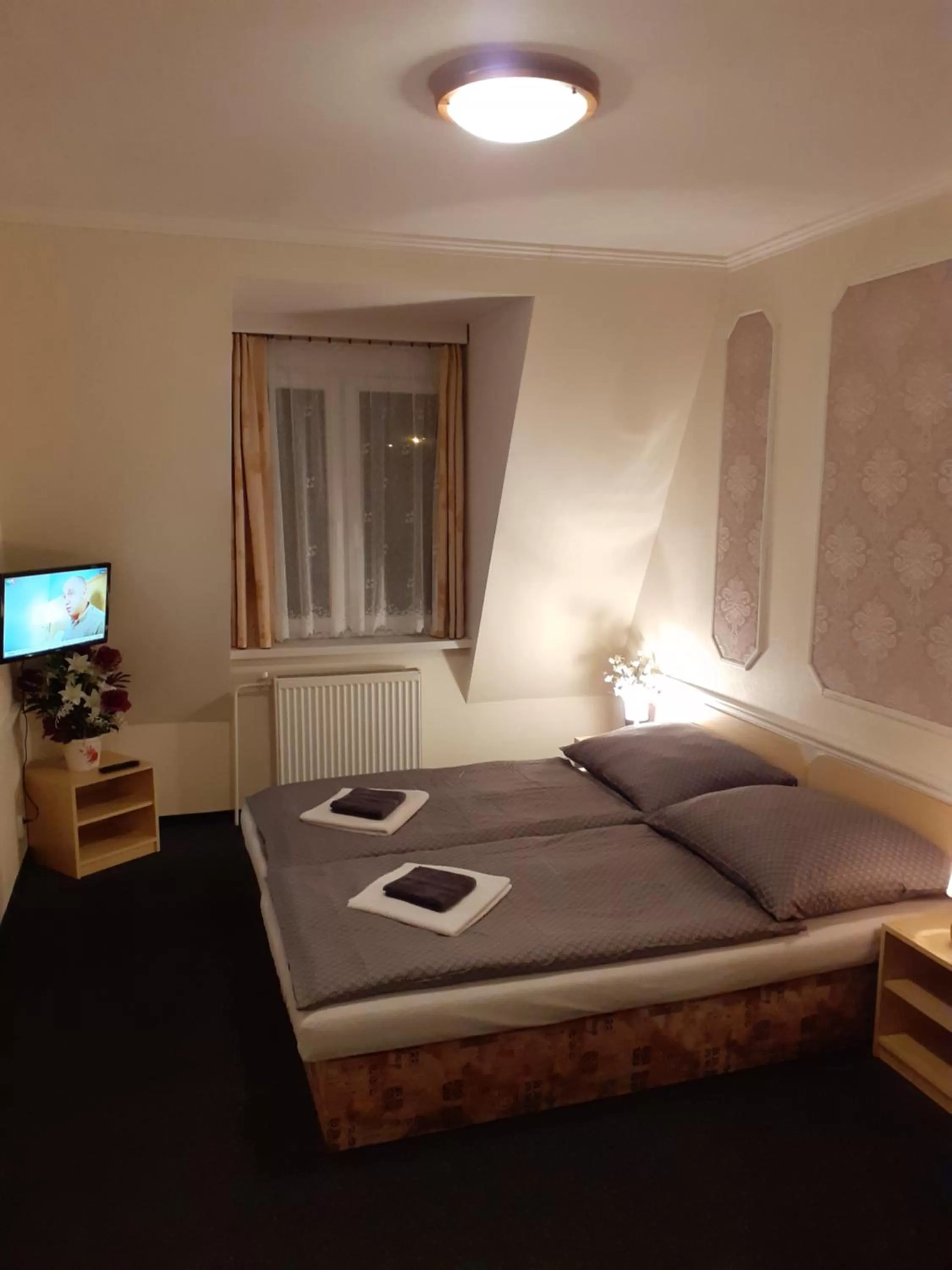 Photo of the whole room, Bed in Simple Pension Velický Zámoček