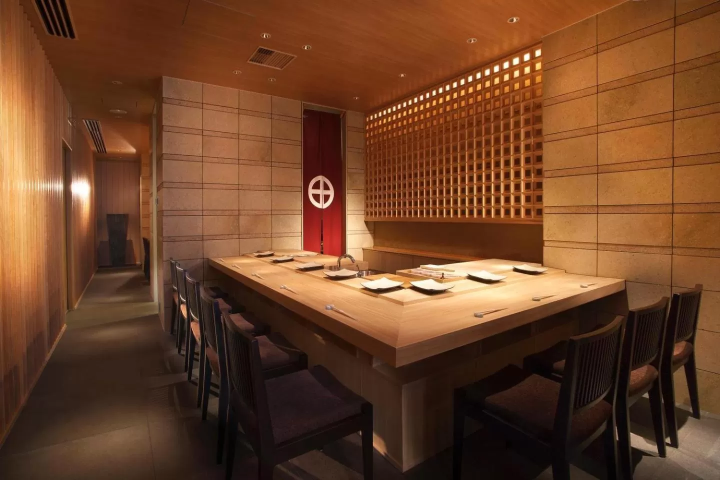 Restaurant/places to eat in Oriental Hotel