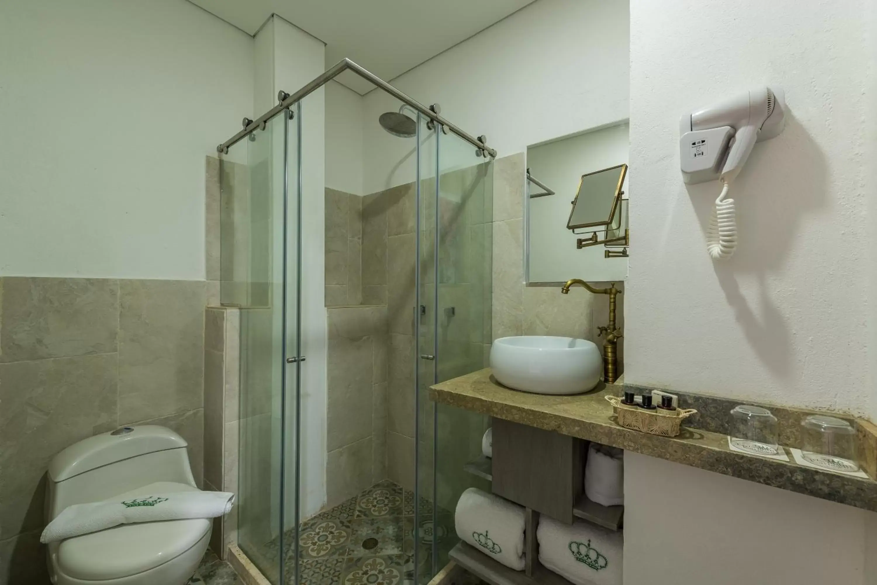 Shower, Bathroom in Getsemani Cartagena Hotel