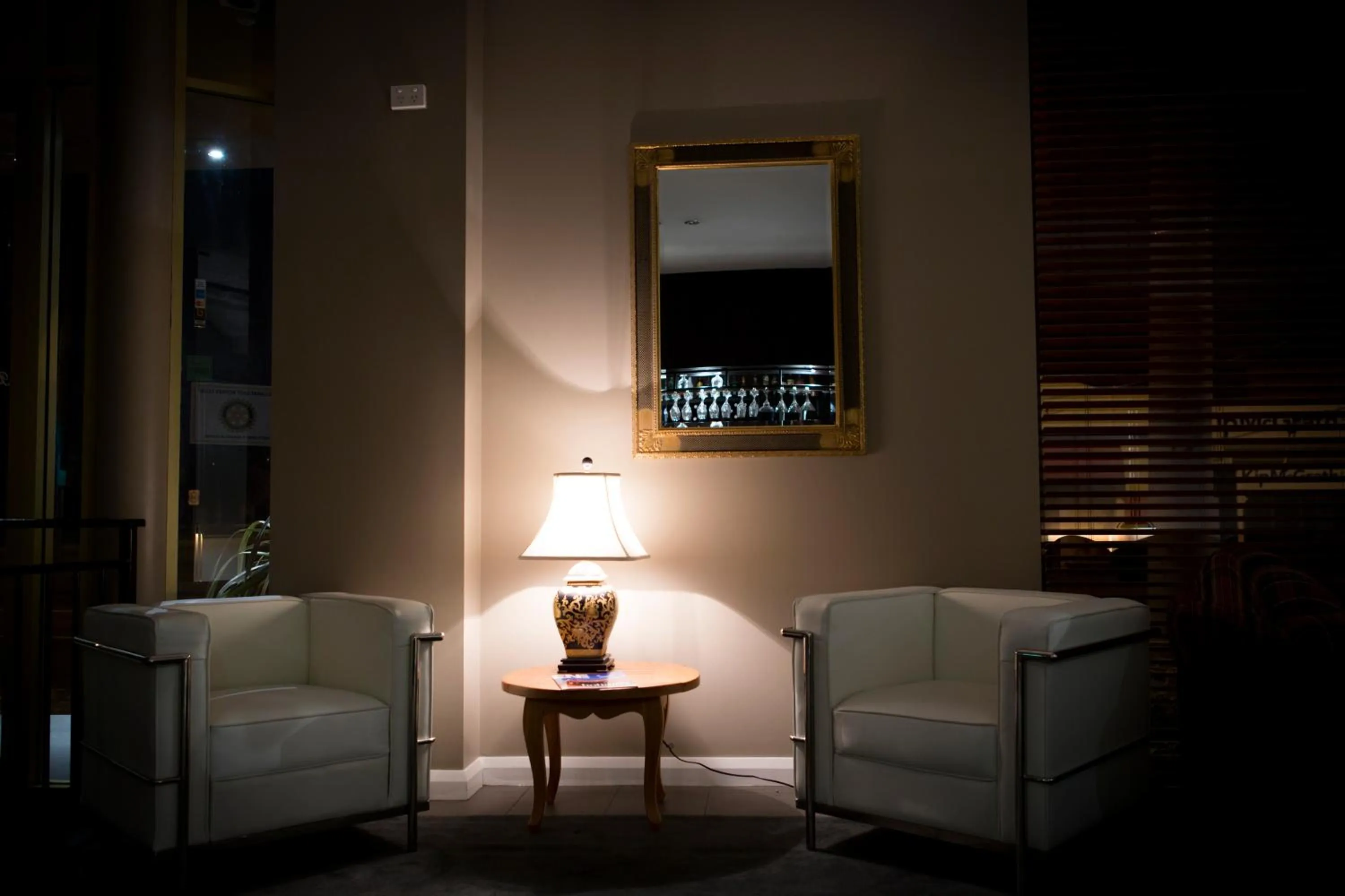 Seating area in Barkly Motorlodge