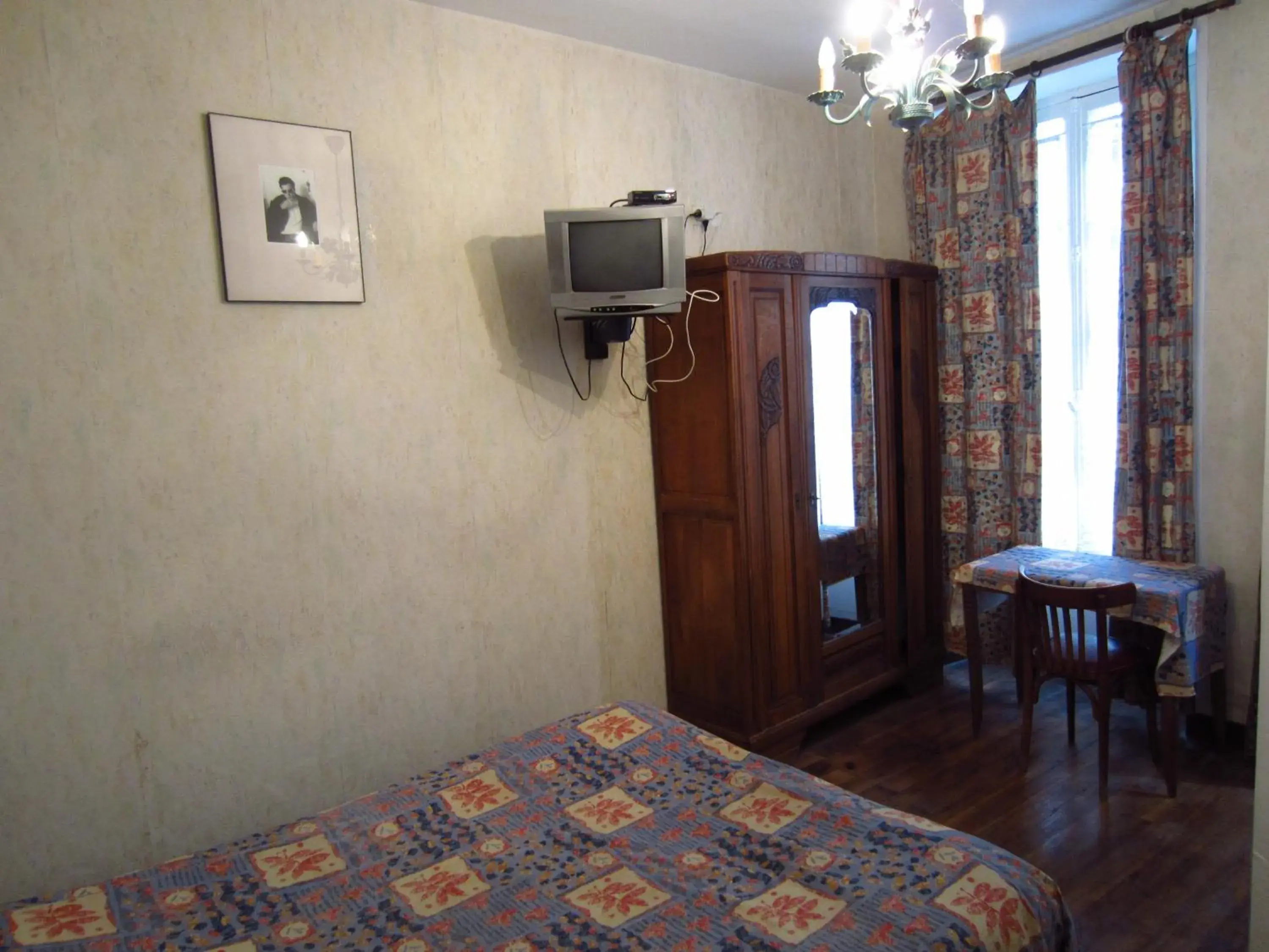 Double Room in Hotel d'Orléans Paris Gare de l'Est Double Room in Hotel d'Orléans Paris Gare de l'Est