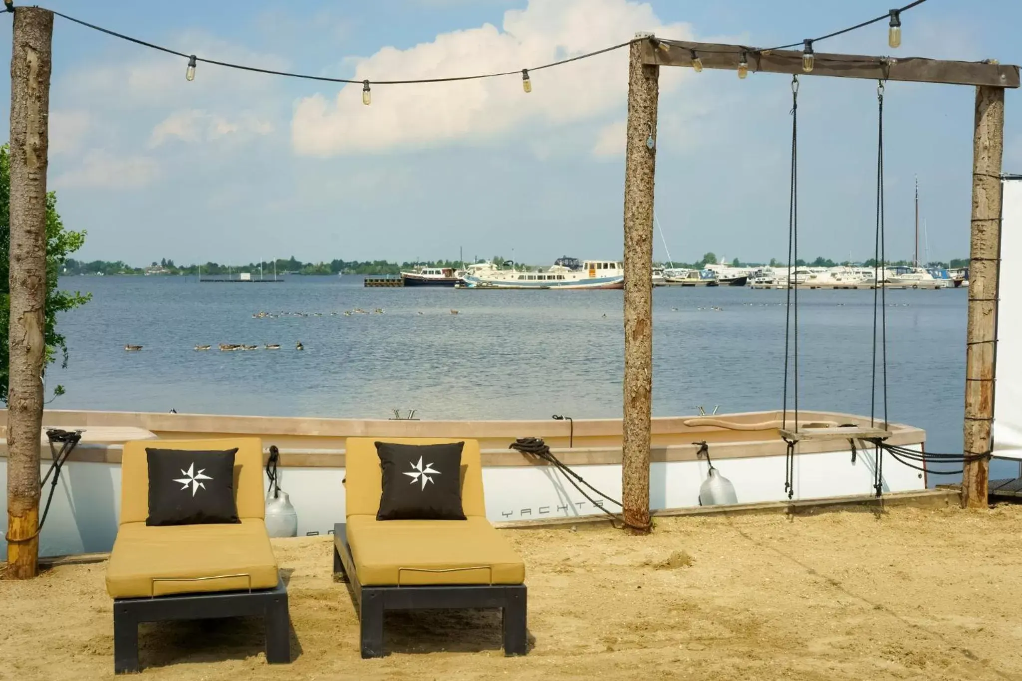 Beach in Leonardo Hotel Vinkeveen Amsterdam