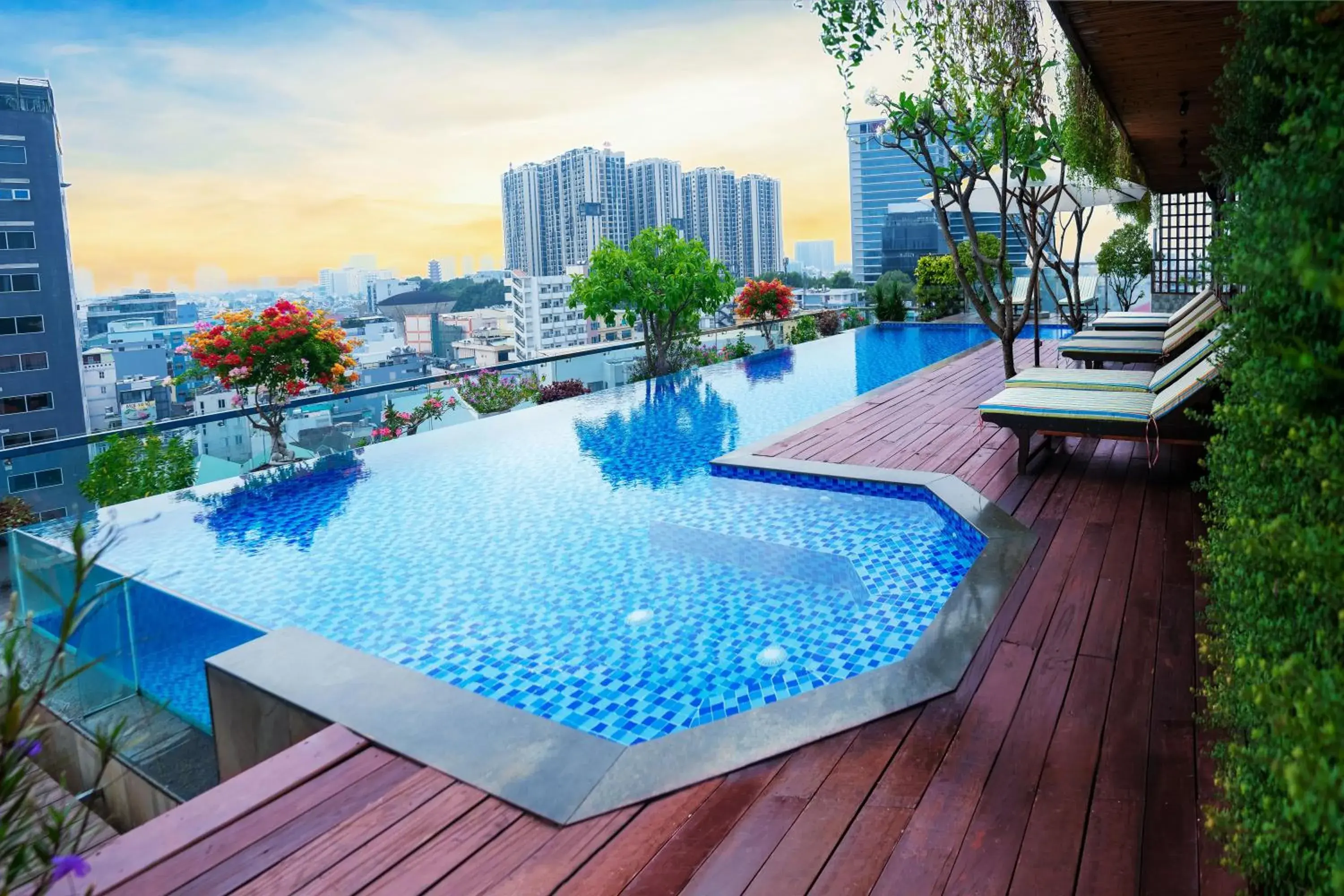 Swimming Pool in Lotus Saigon Hotel