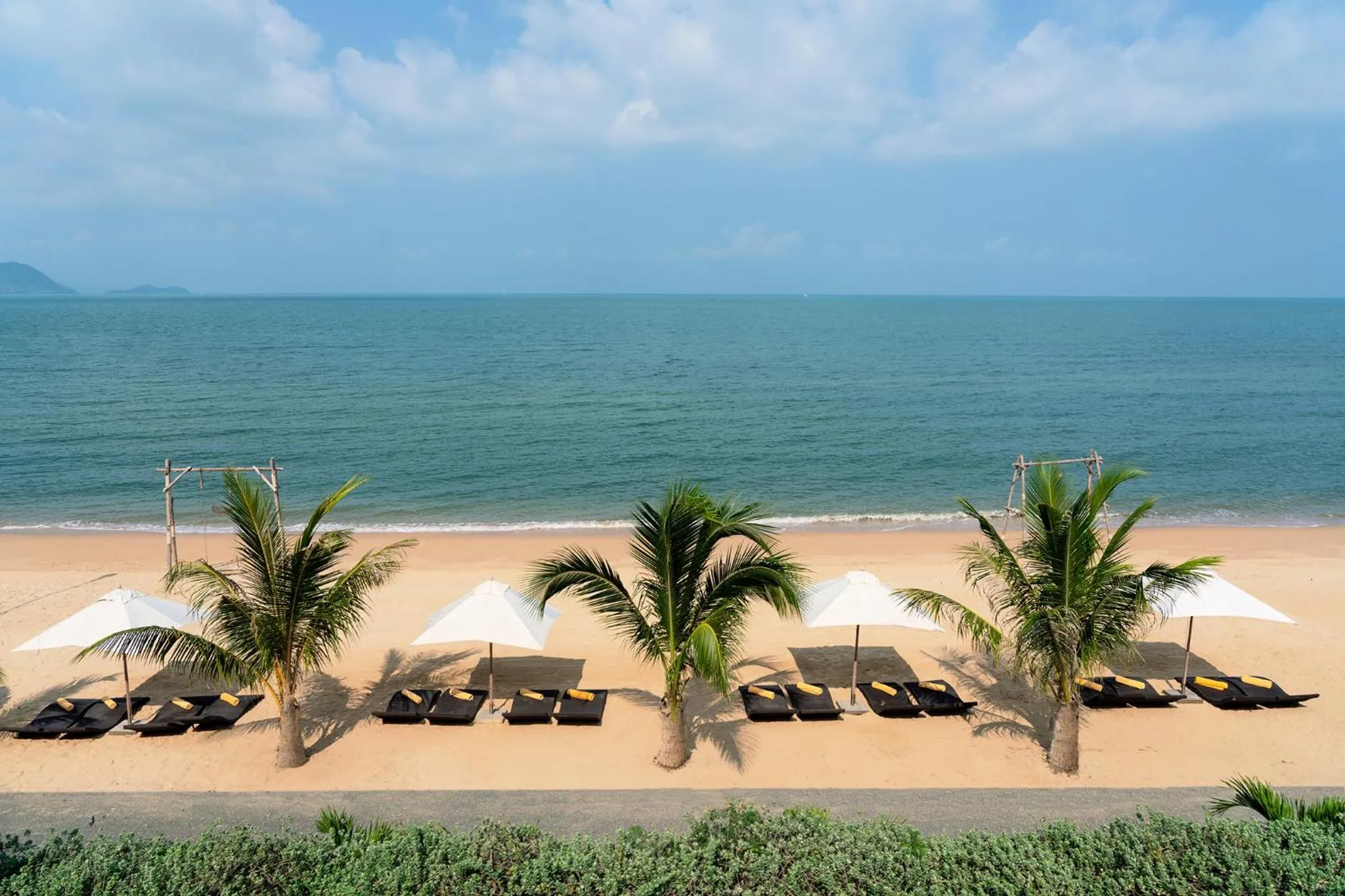 Beach in Renaissance Pattaya Resort & Spa