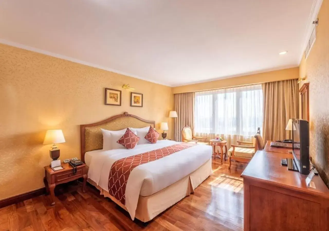 Bedroom, Bed in Hotel Grand Saigon Bedroom, Bed in Hotel Grand Saigon