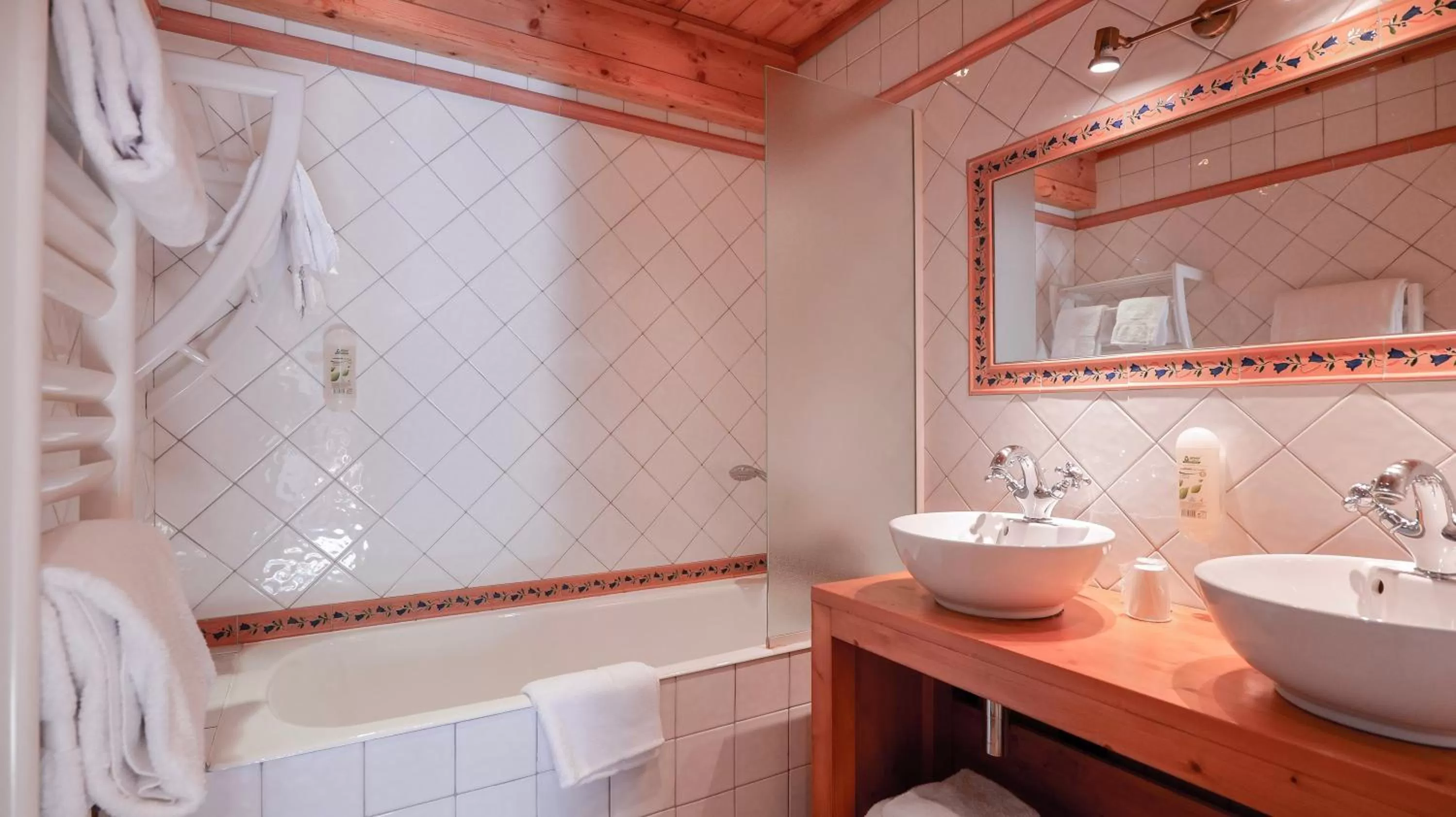 Bathroom in Hôtel des 2 Gares