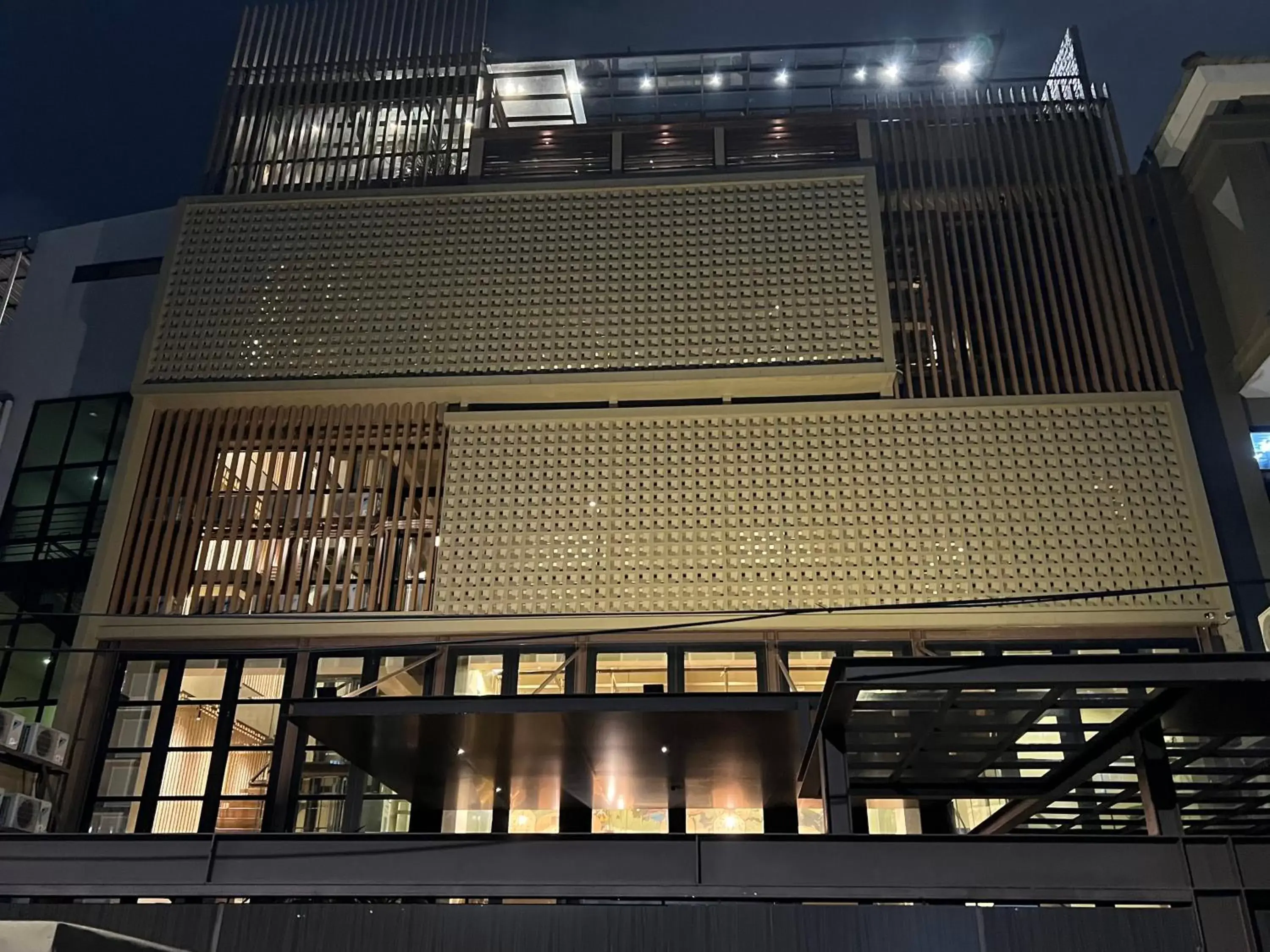 Property building in Choska Residence Property building in Choska Residence