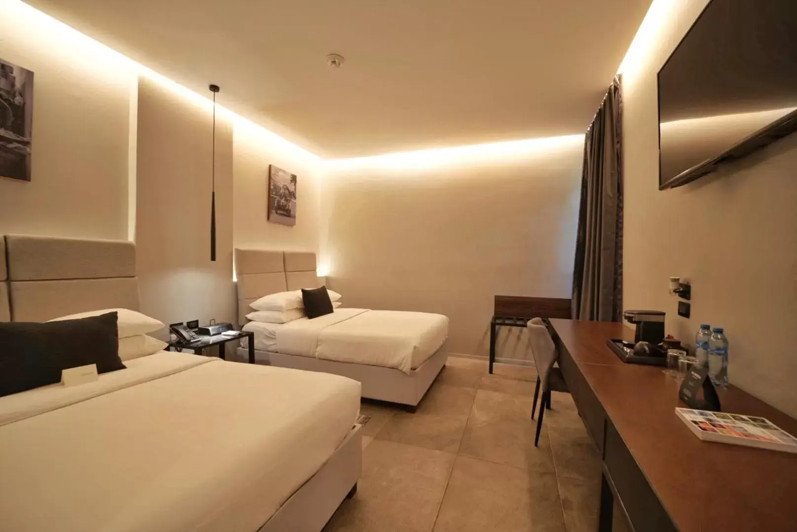 TV and multimedia, Bed in Ontico Urban Design Hotel