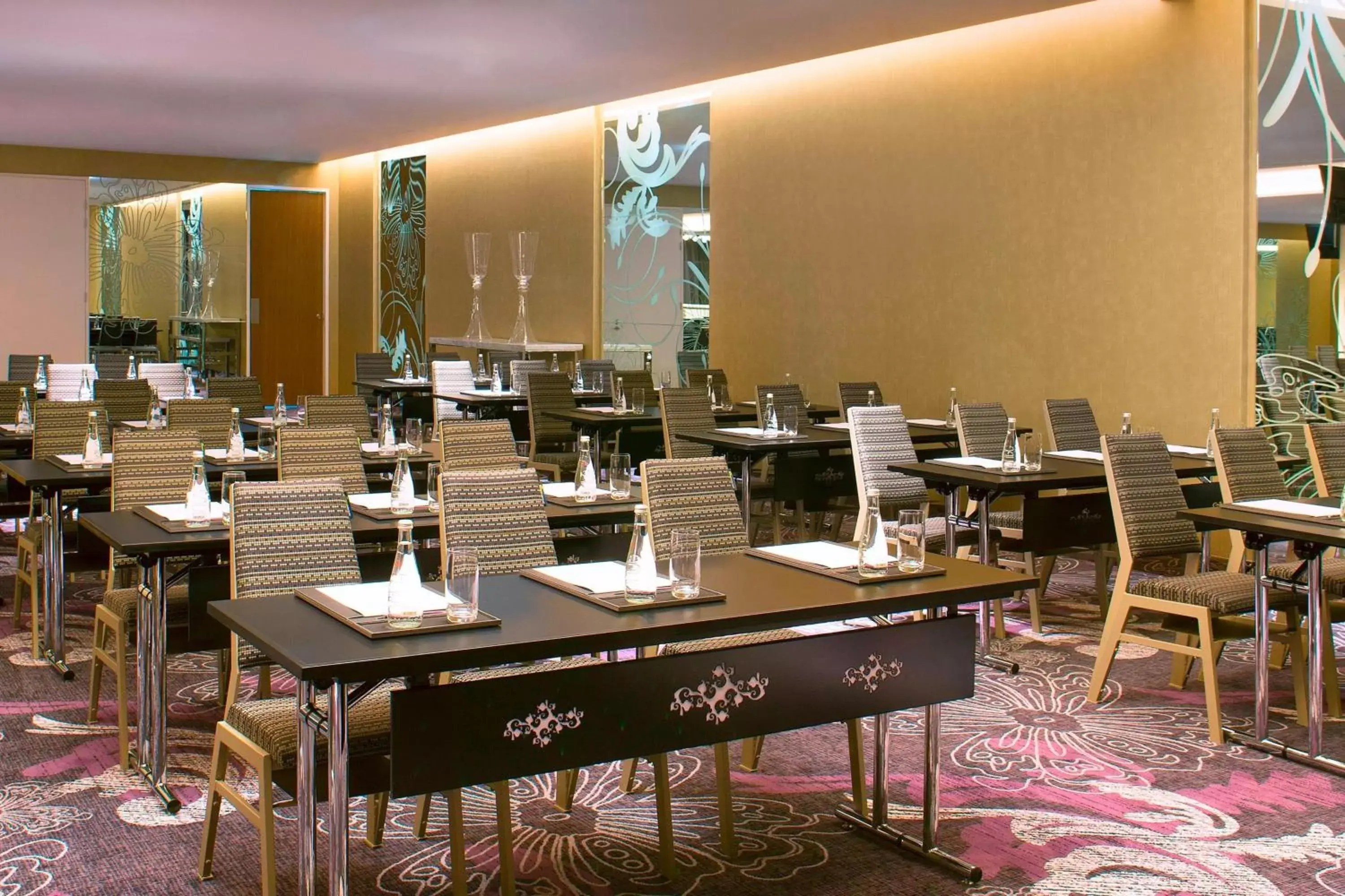 Meeting/conference room, Restaurant/Places to Eat in Sheraton Melbourne Hotel