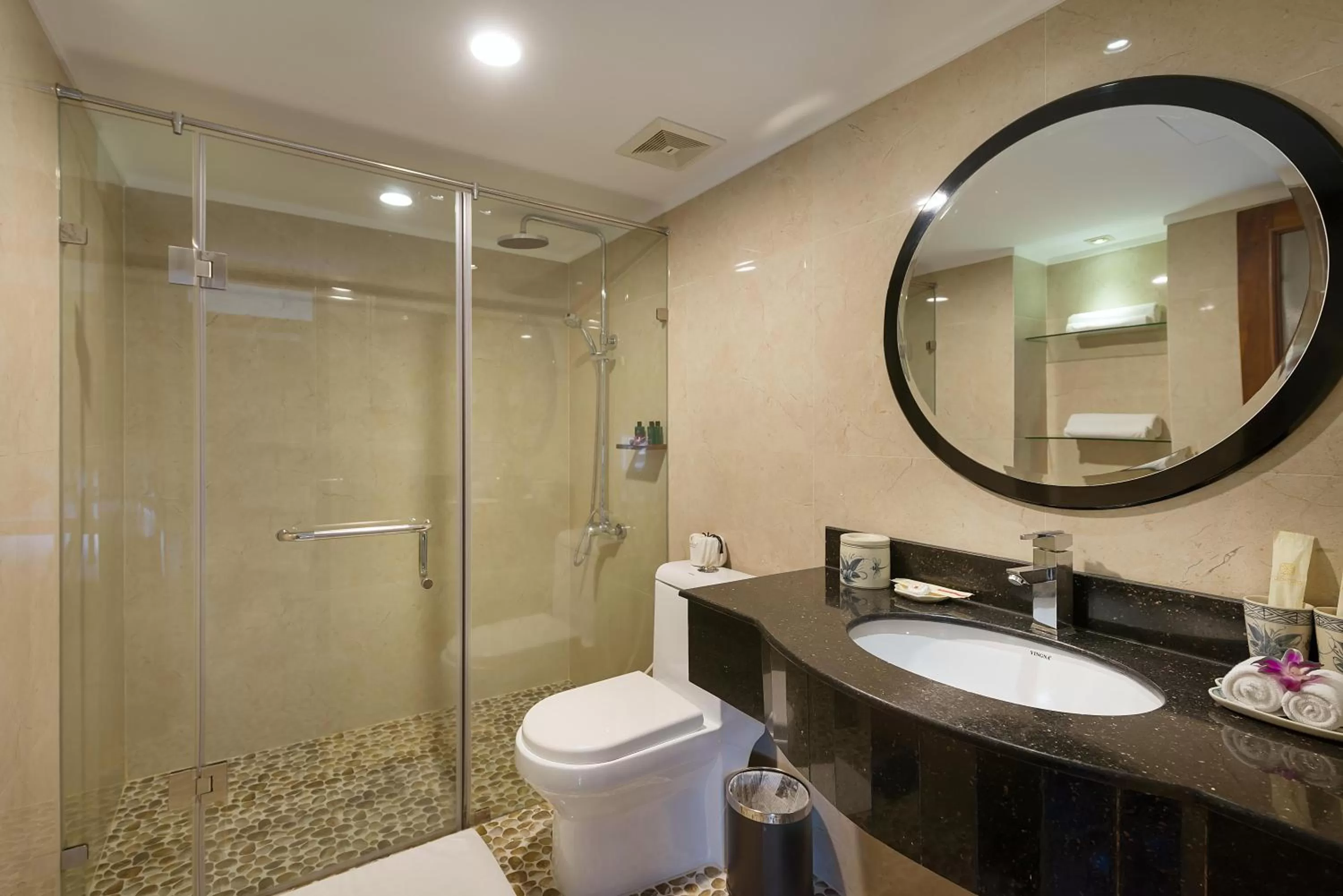 Bathroom in La Nueva Boutique Hotel Hanoi & Spa