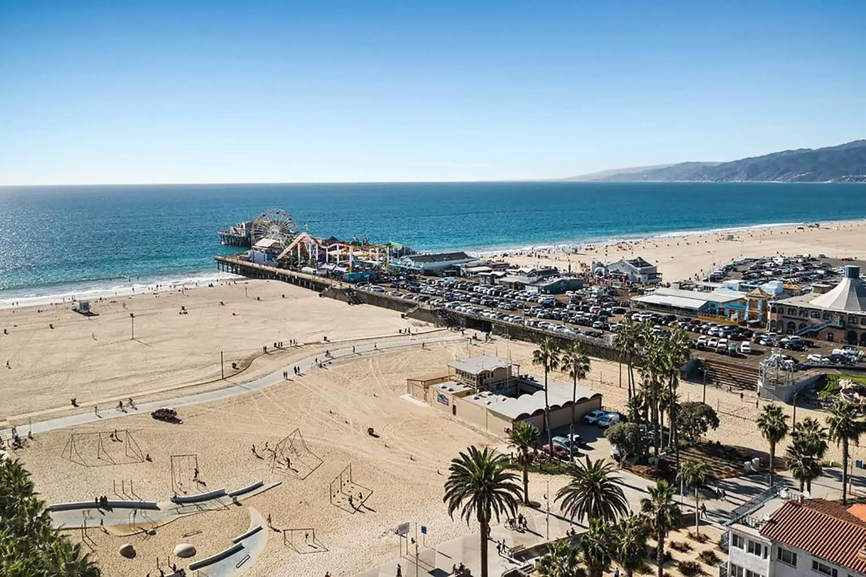 Landmark view, Beach in Ocean Lodge Santa Monica Beach Hotel
