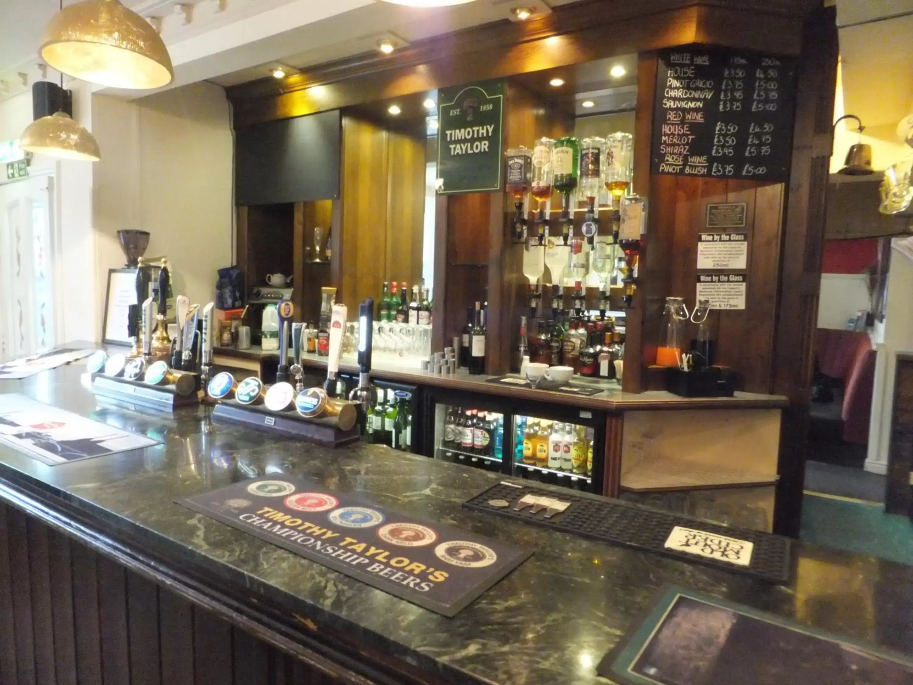 Lounge or bar, Lounge/Bar in The Red Lion, Stretham