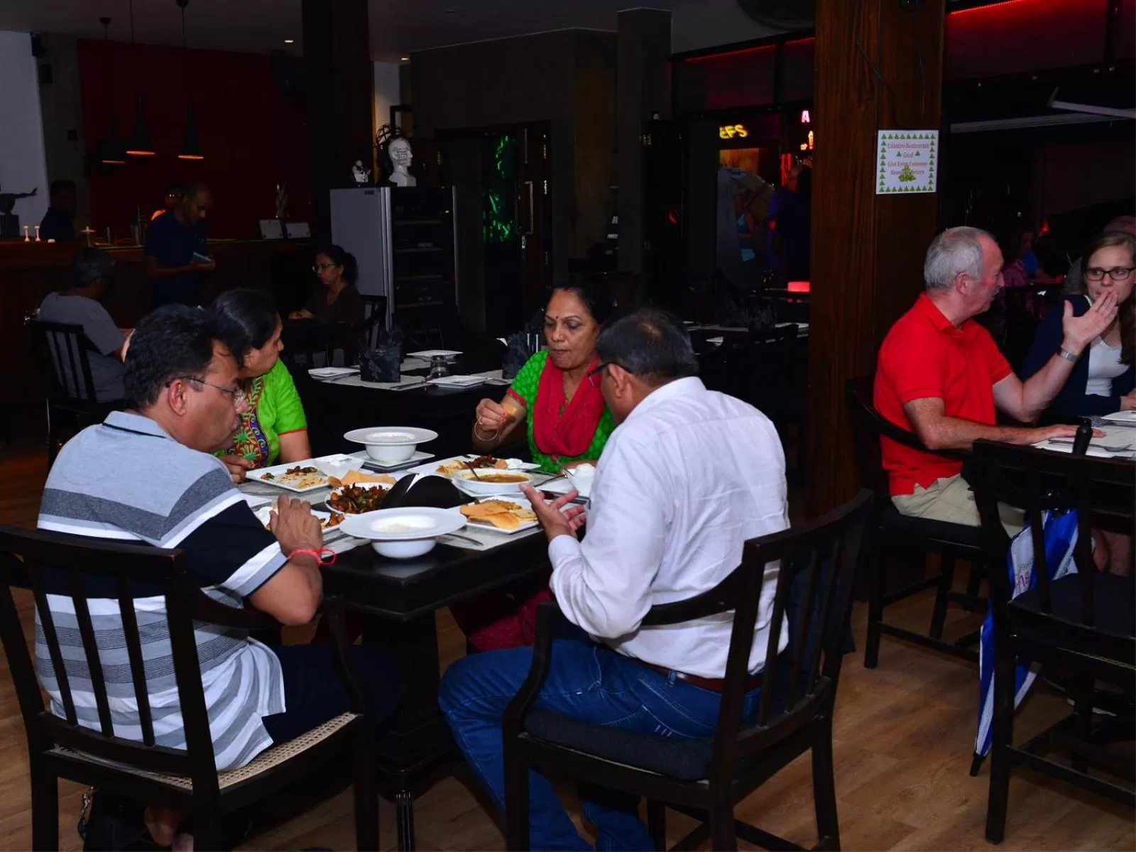 Restaurant/places to eat in Sea Port