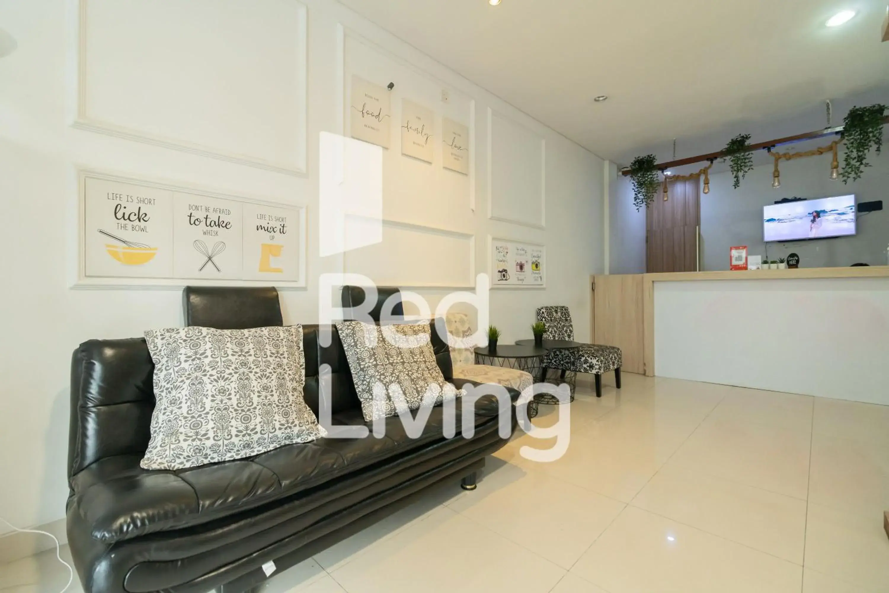 Living room, Seating Area in RedLiving Apartemen Sentul Tower - Skyland