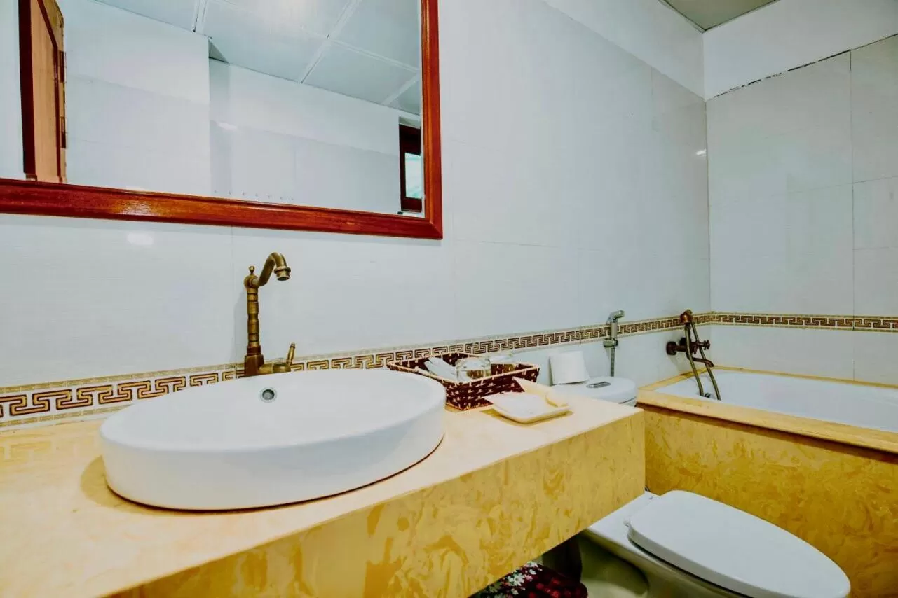 Bathroom in Mua Caves Ecolodge (Hang Mua)