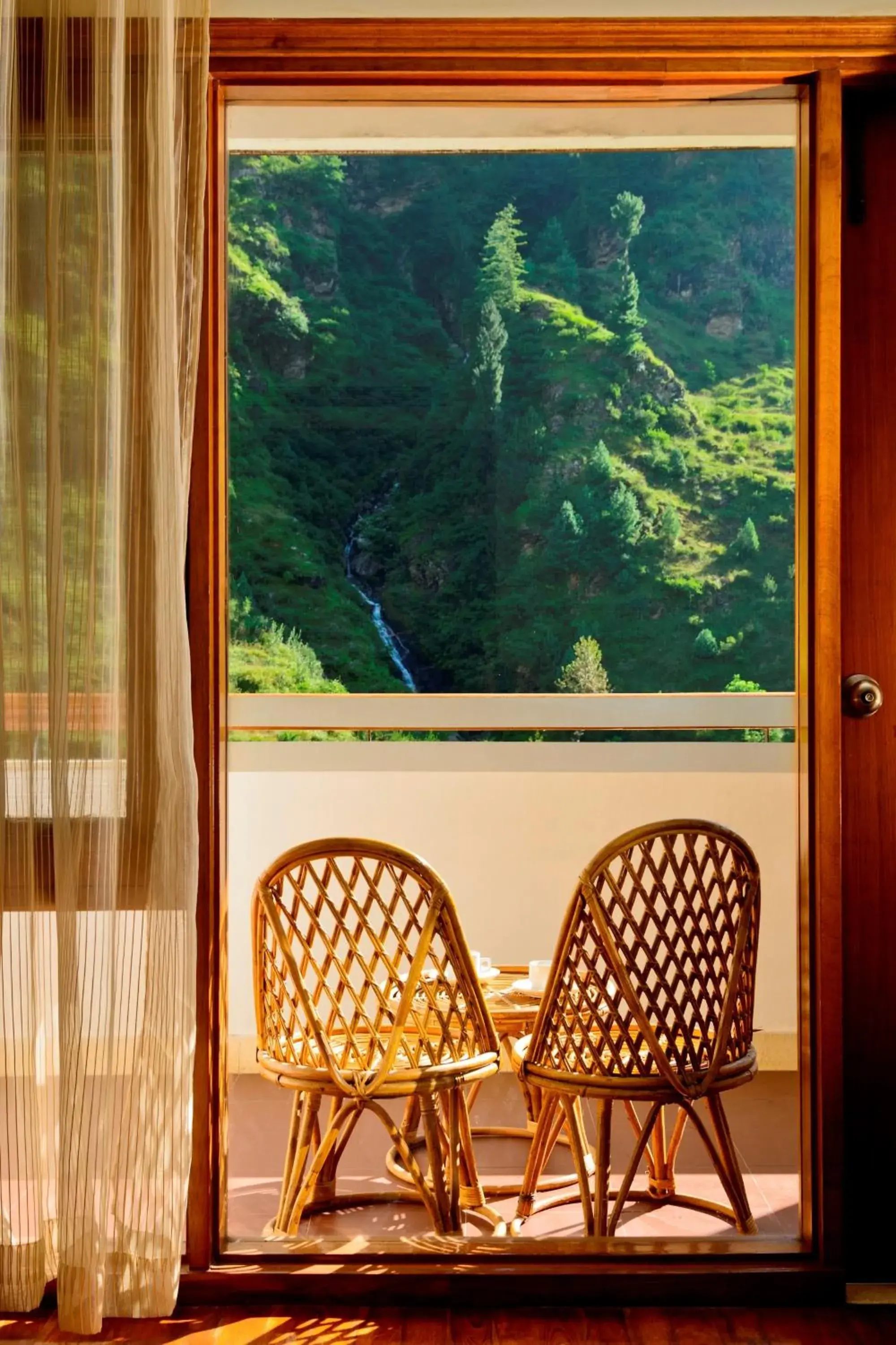 Mountain view, Balcony/Terrace in Solang Valley Resort