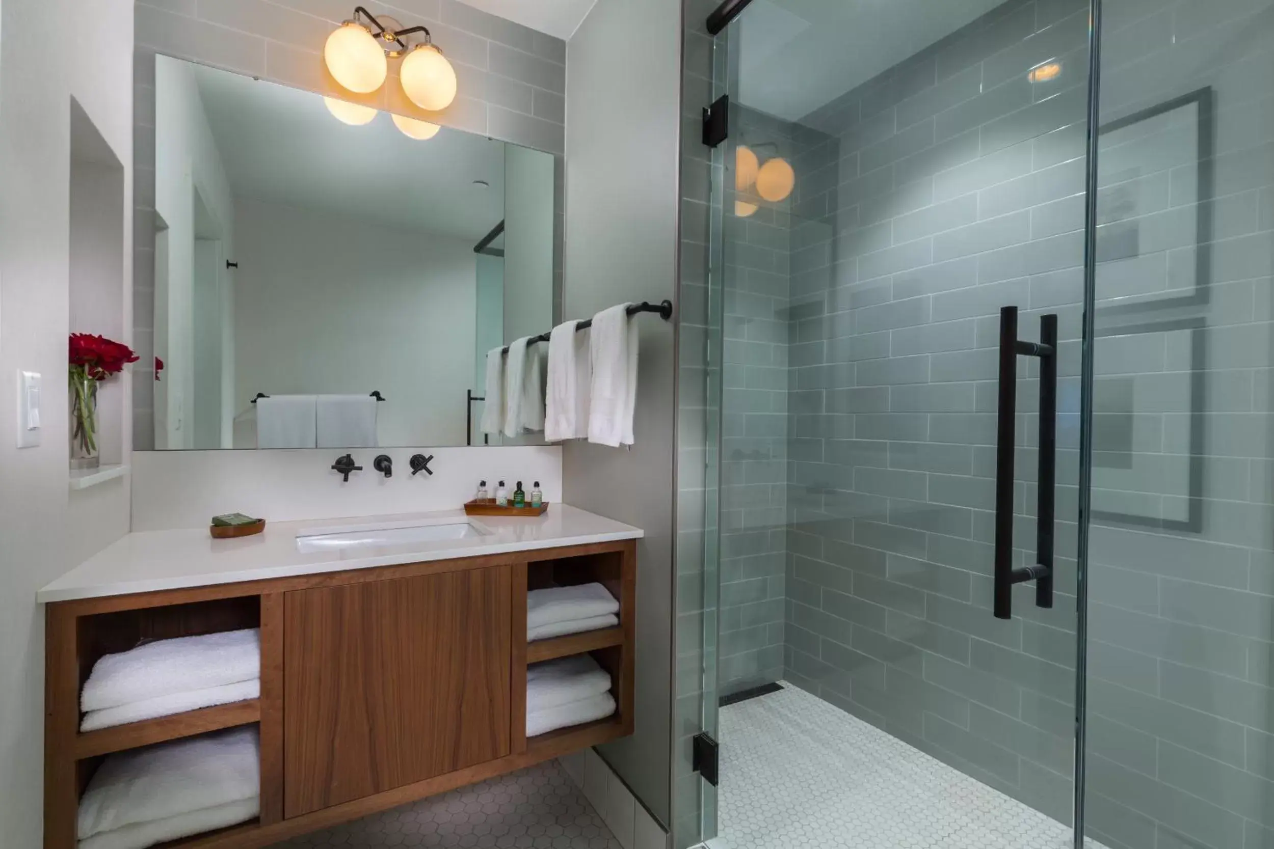 Bathroom in The Ingleside Hotel Bathroom in The Ingleside Hotel