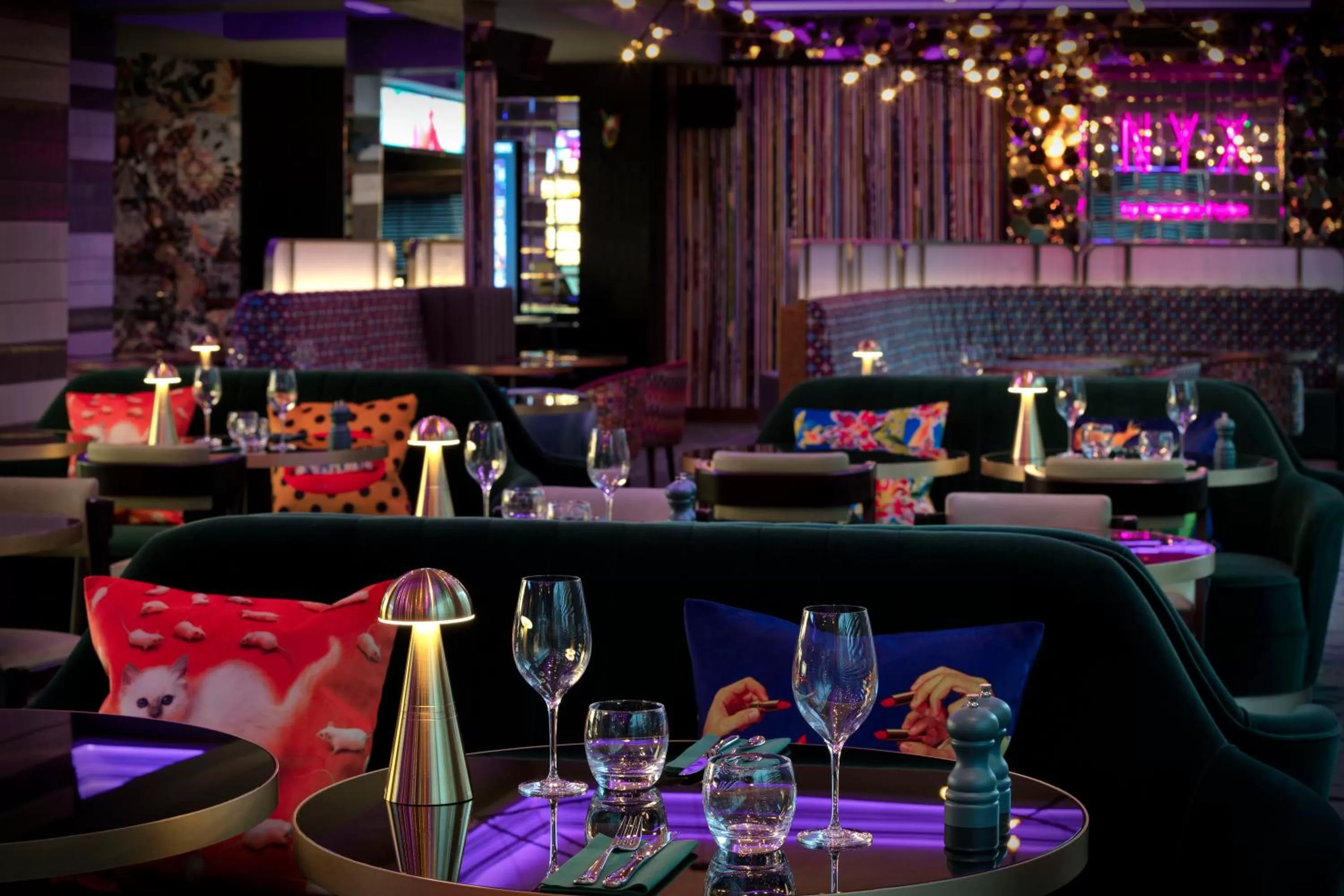 Lounge or bar in NYX Hotel London Holborn by Leonardo Hotels