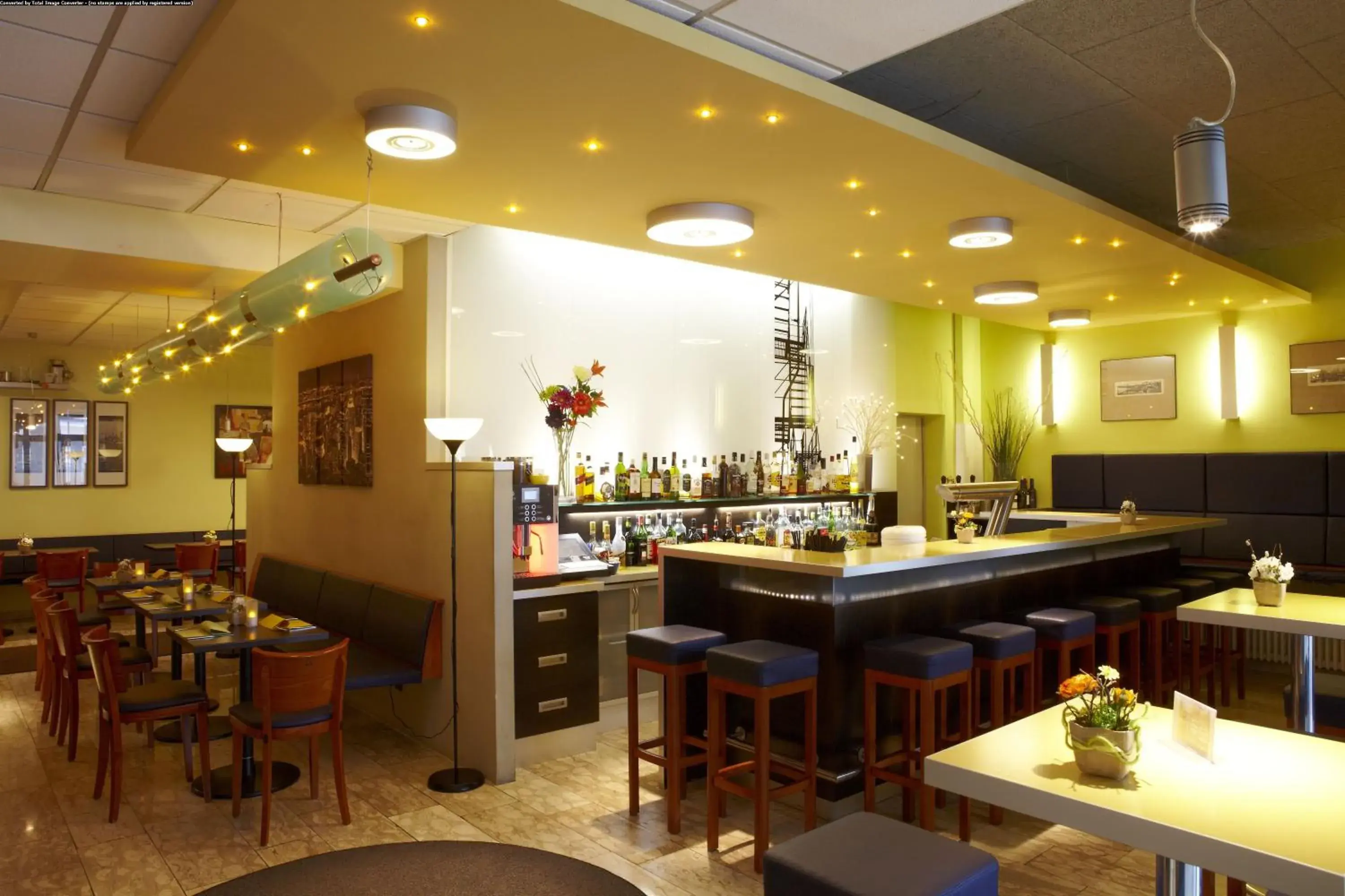 Lounge or bar, Restaurant/Places to Eat in Best Western Hotel Ambassador