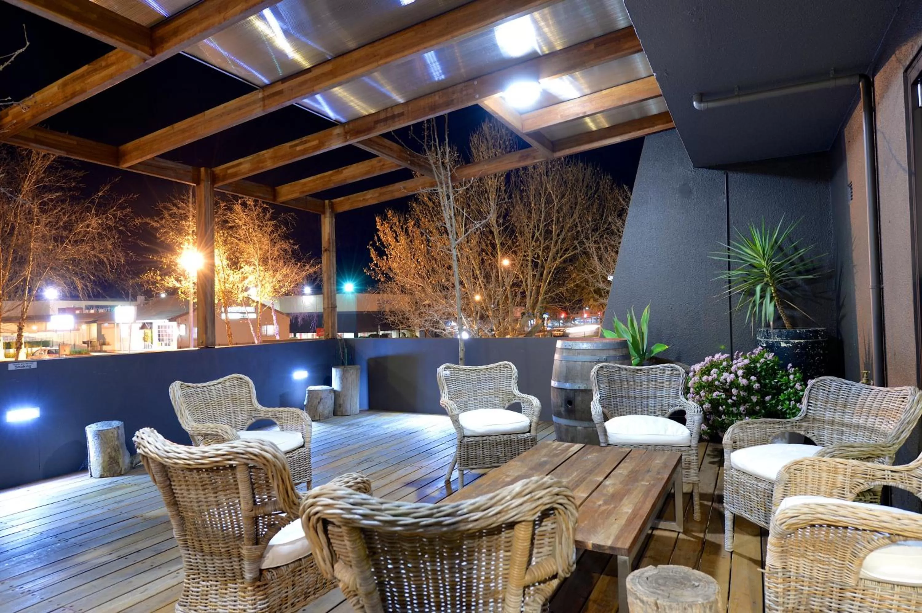 Communal lounge/ TV room in Townhouse Hotel