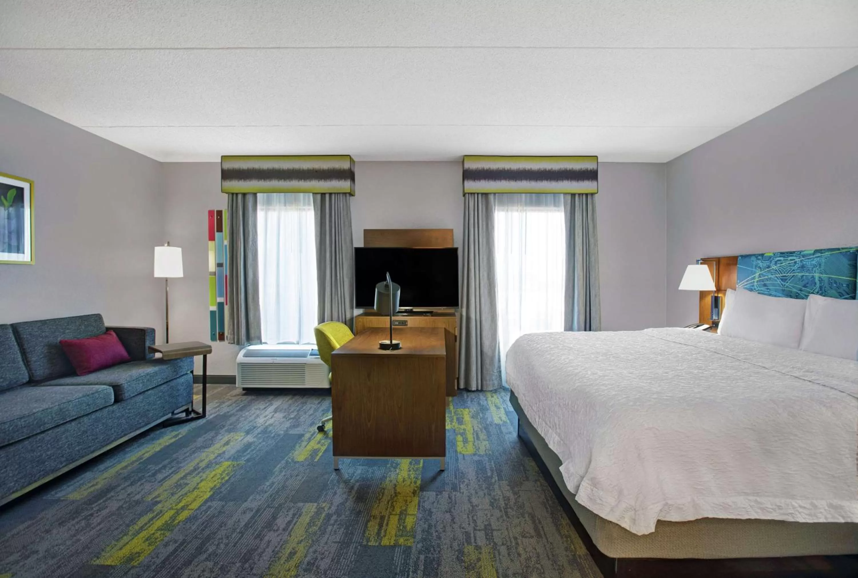 Bedroom, Bed in Hampton Inn & Suites Augusta West