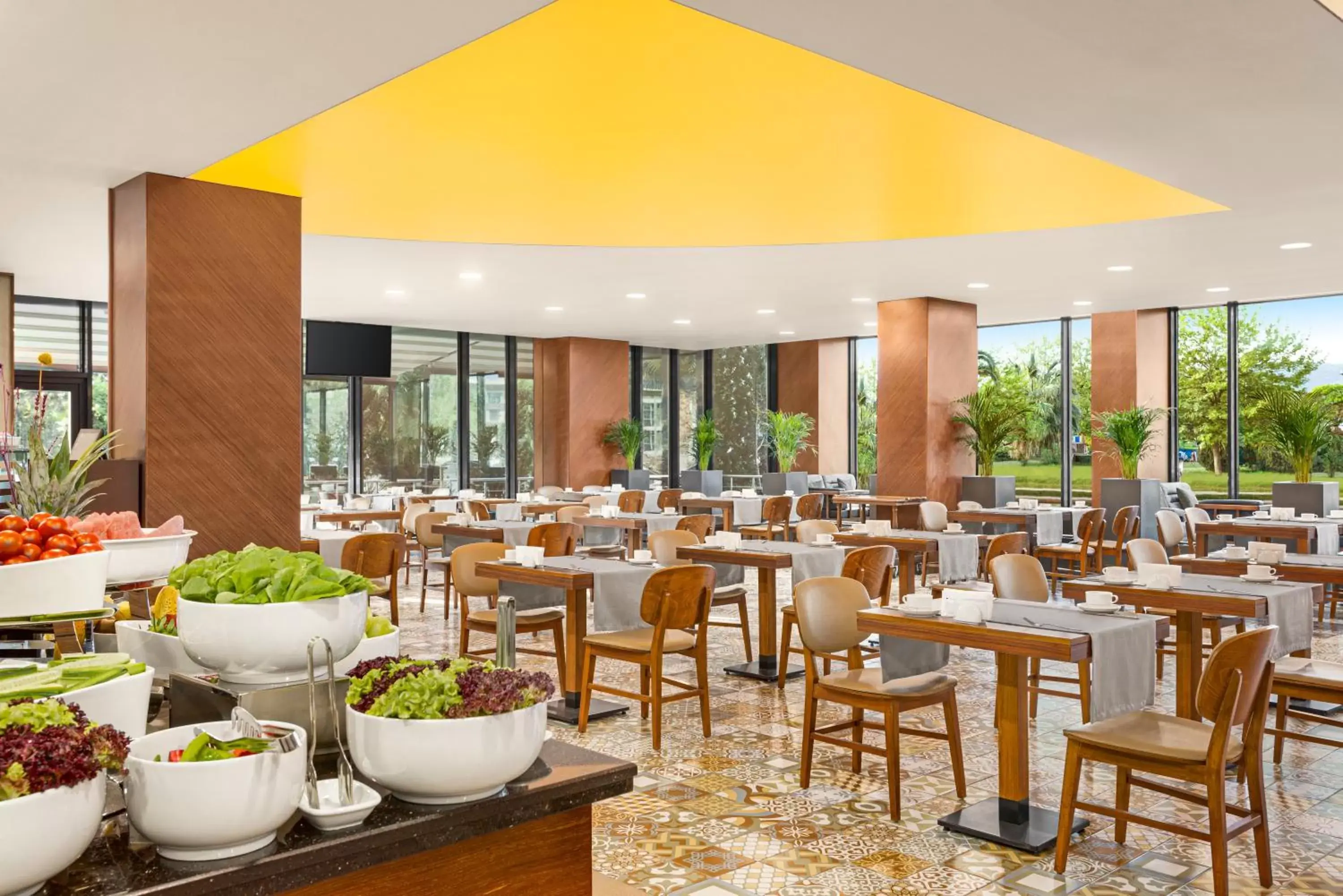 Restaurant/Places to Eat in Ramada Plaza by Wyndham Samsun
