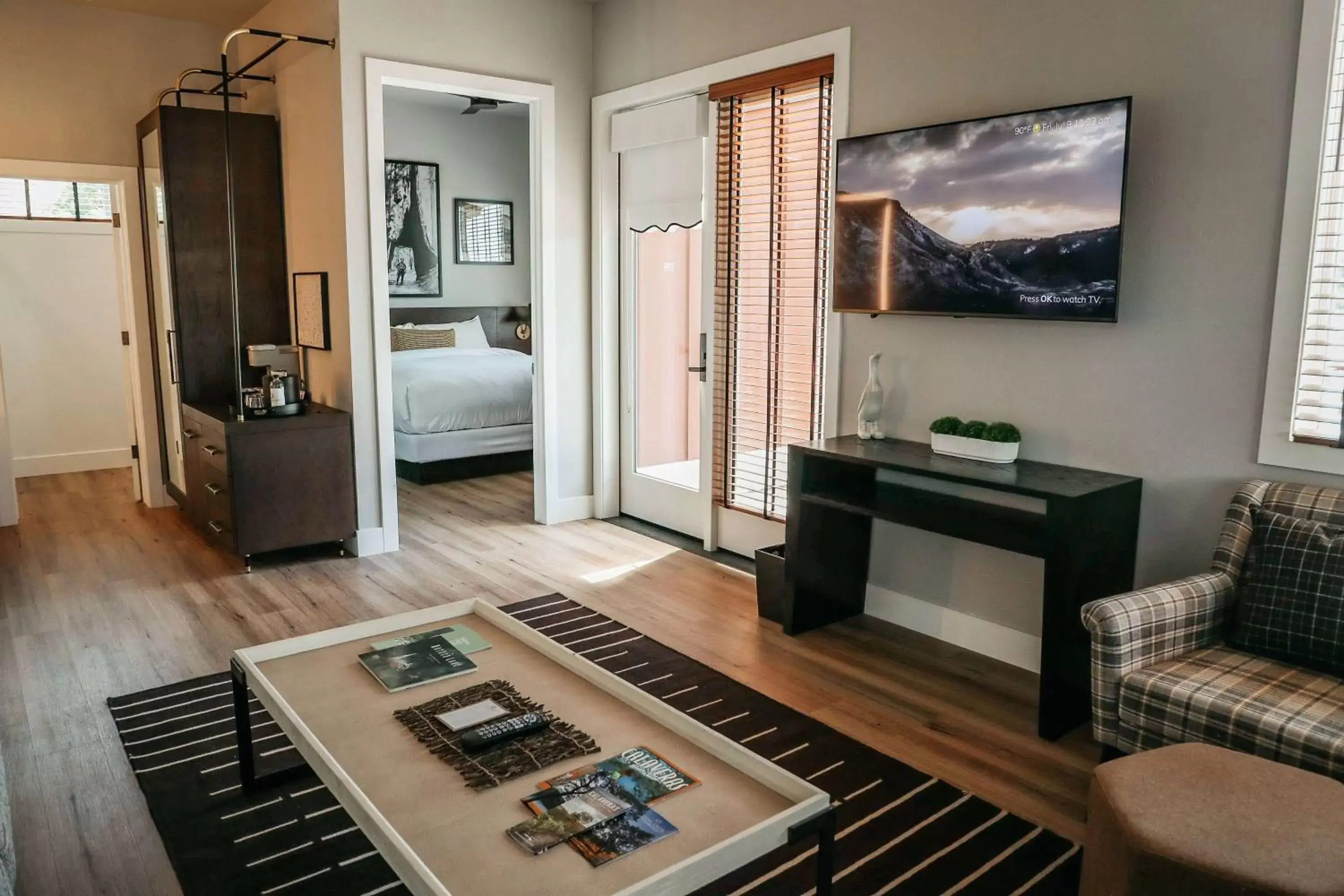 Photo of the whole room, TV/Entertainment Center in Gateway Hotel, Trademark Collection by Wyndham