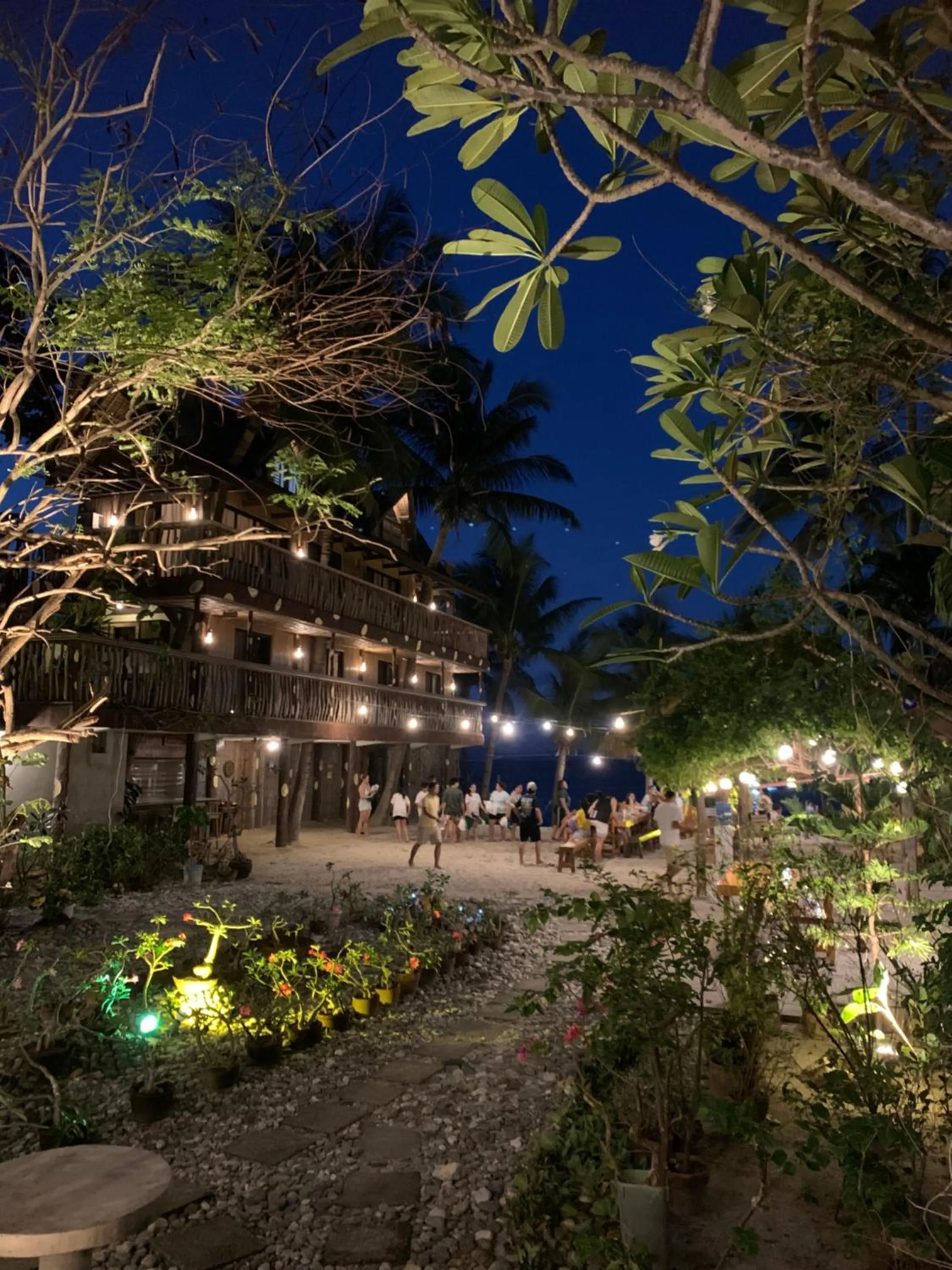 Bamboo House Beach Lodge & Restaurant