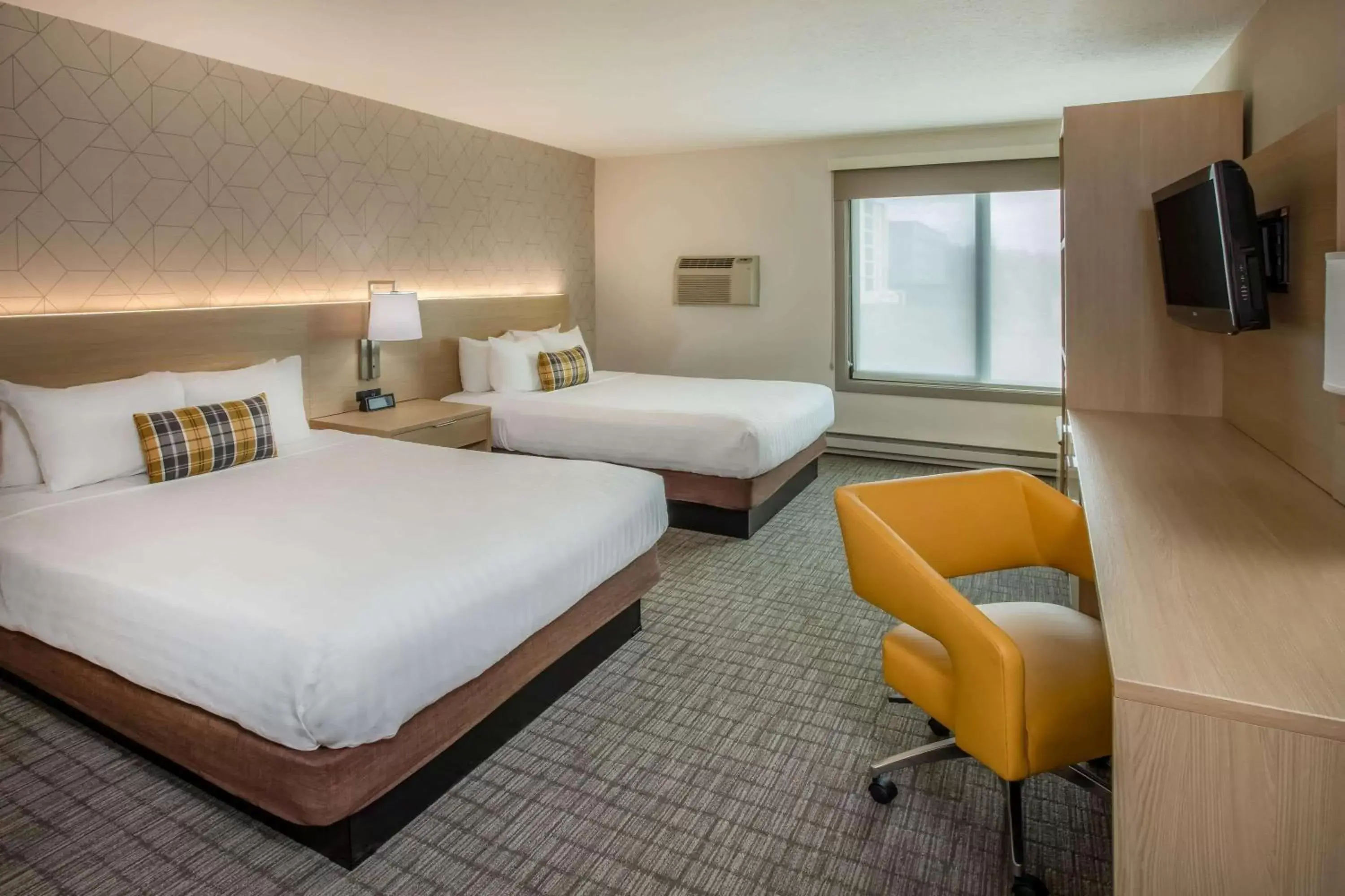 Photo of the whole room, Bed in Days Inn & Suites by Wyndham Duluth by the Mall Photo of the whole room, Bed in Days Inn & Suites by Wyndham Duluth by the Mall