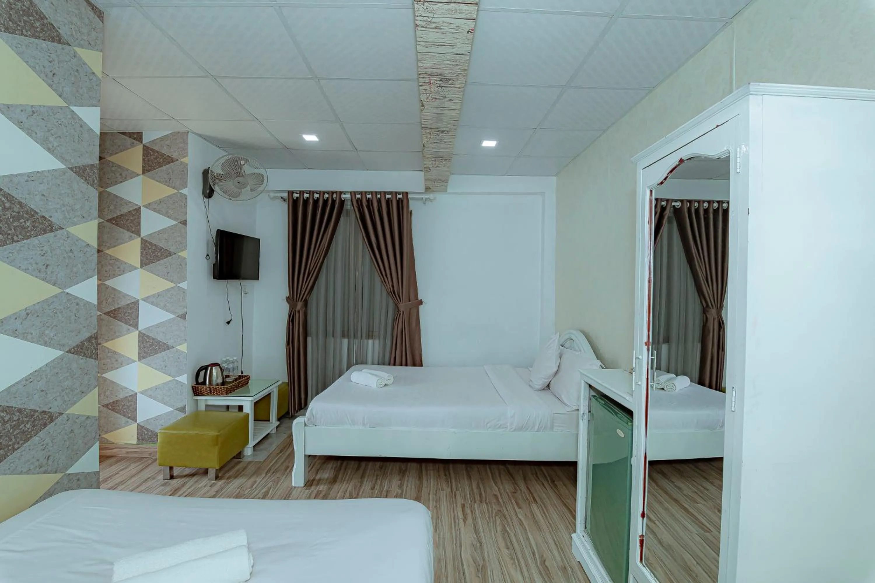 Ken's Backpackers Hotel