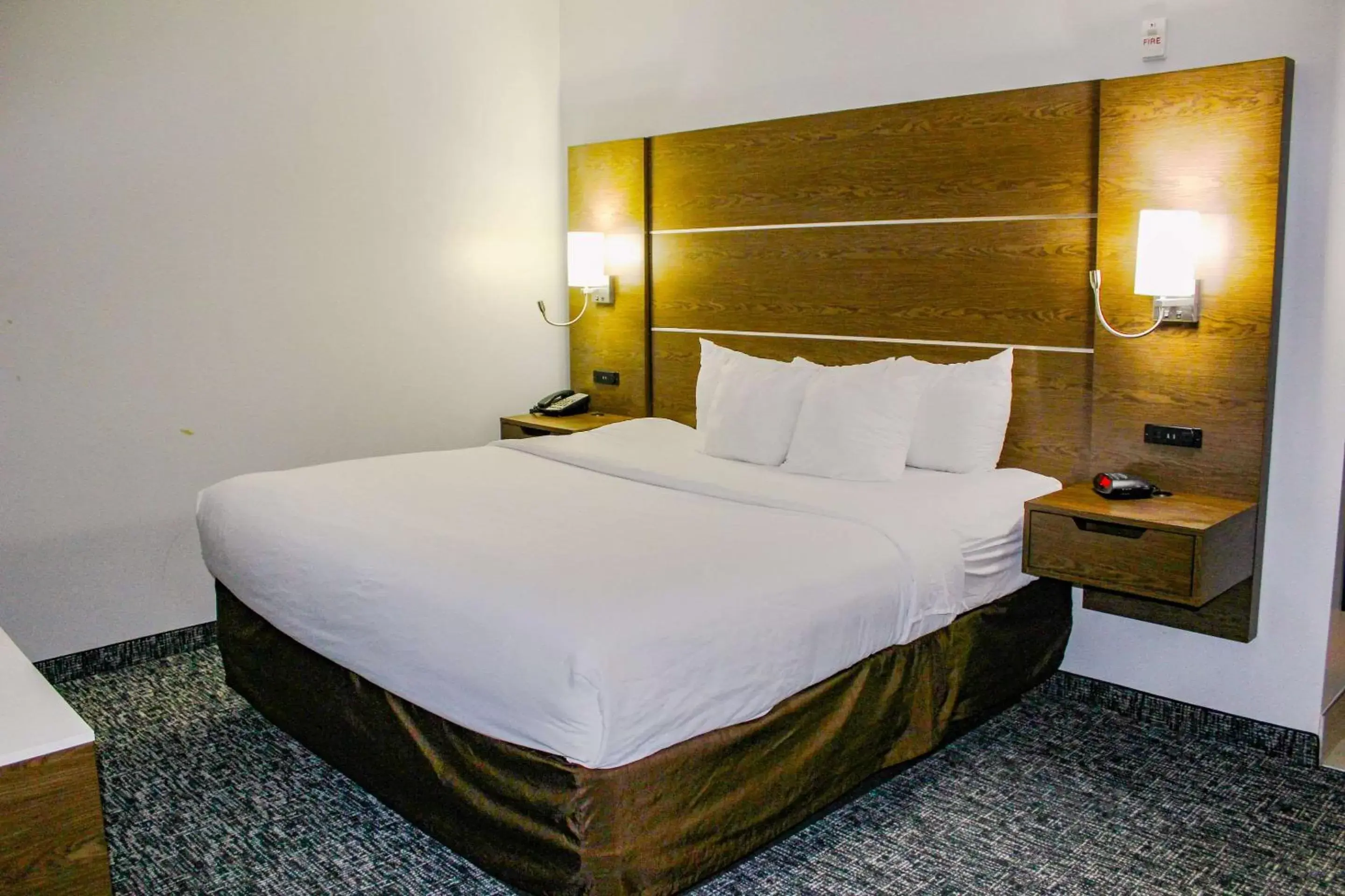 Bedroom, Bed in Comfort Inn and Suites Near Lake Guntersville
