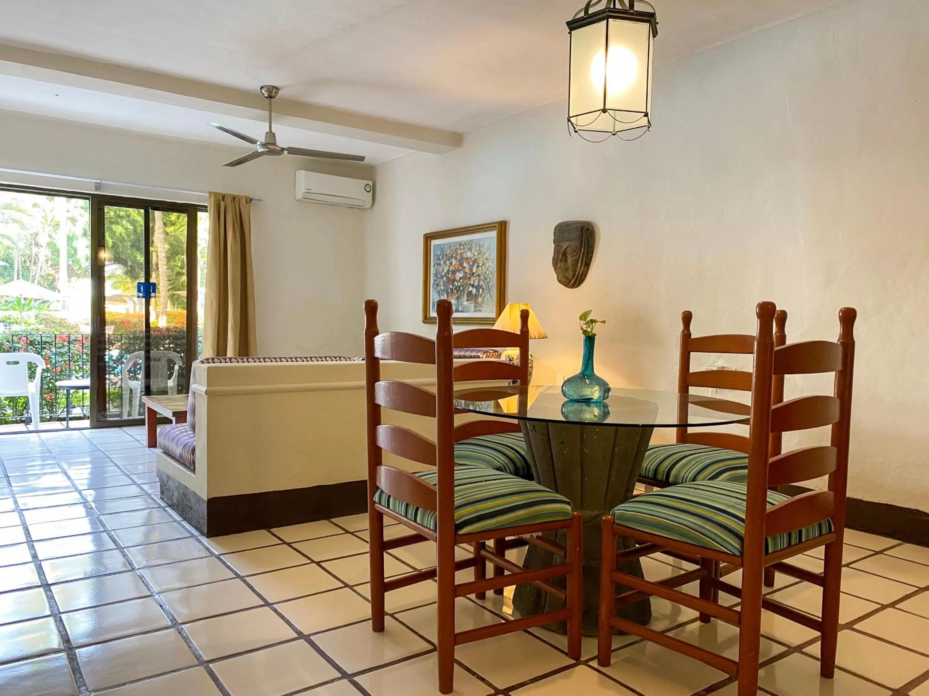 Living room in Puerto de Luna Pet Friendly and Family Suites