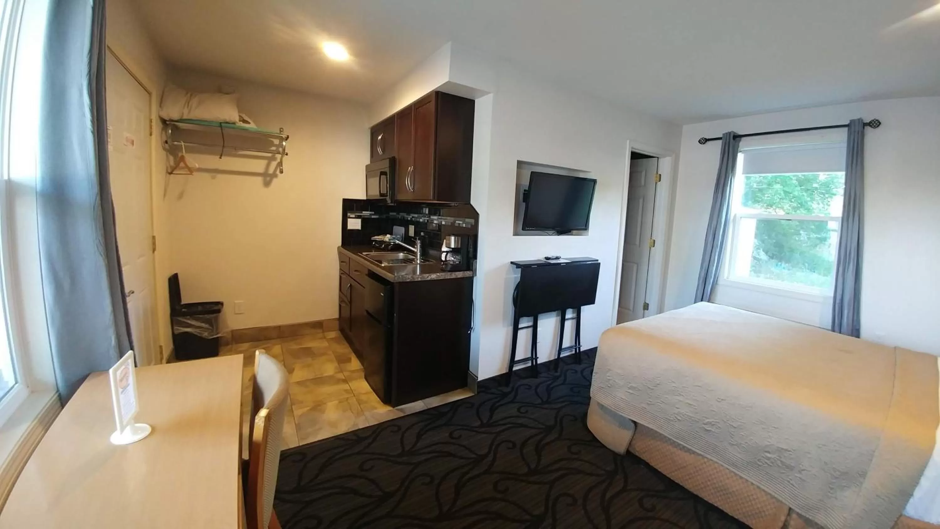 Photo of the whole room, Bed in Motel 57