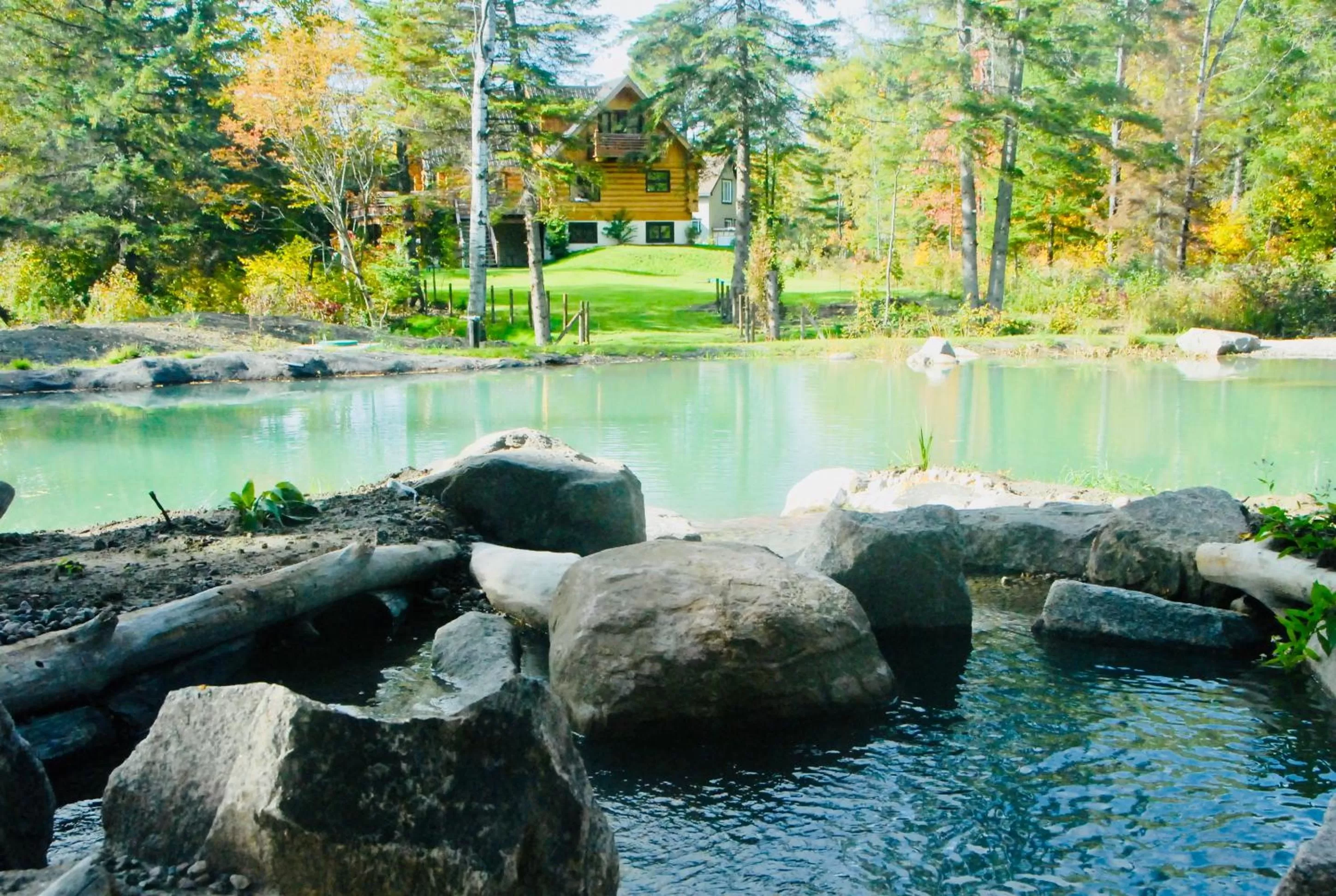 Garden in Le Domaine du Lac Saint Charles