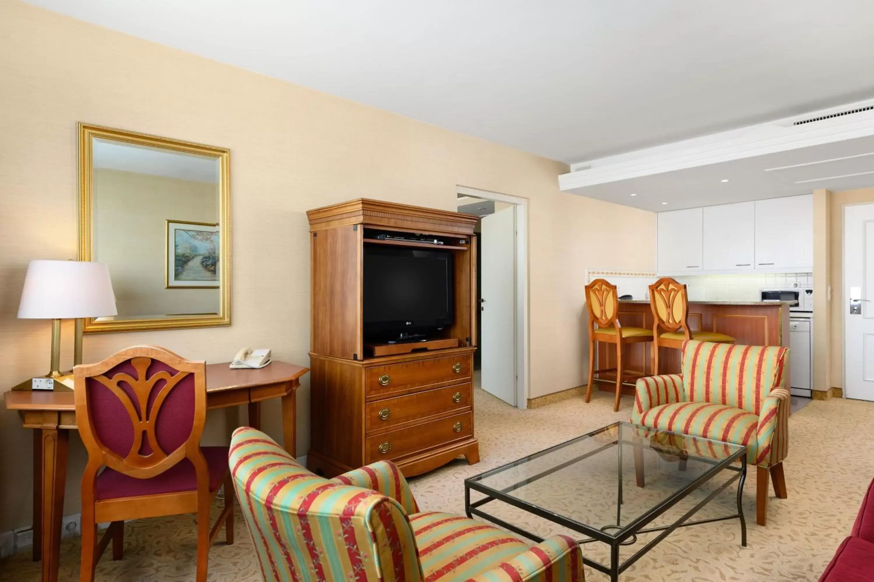 Bedroom, Seating Area in Millennium Court, Budapest - Marriott Executive Apartments