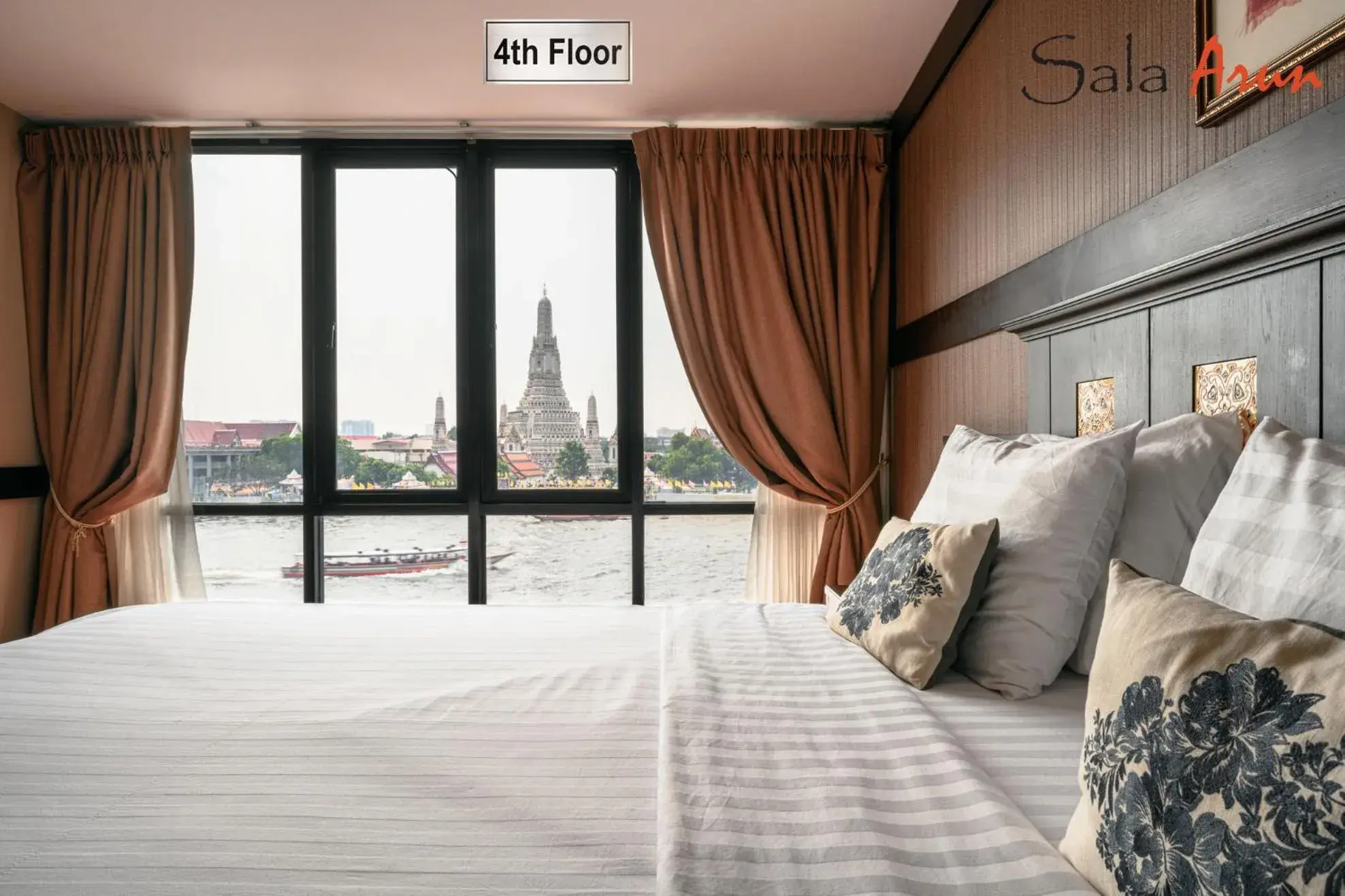 View (from property/room), Bed in Sala Arun