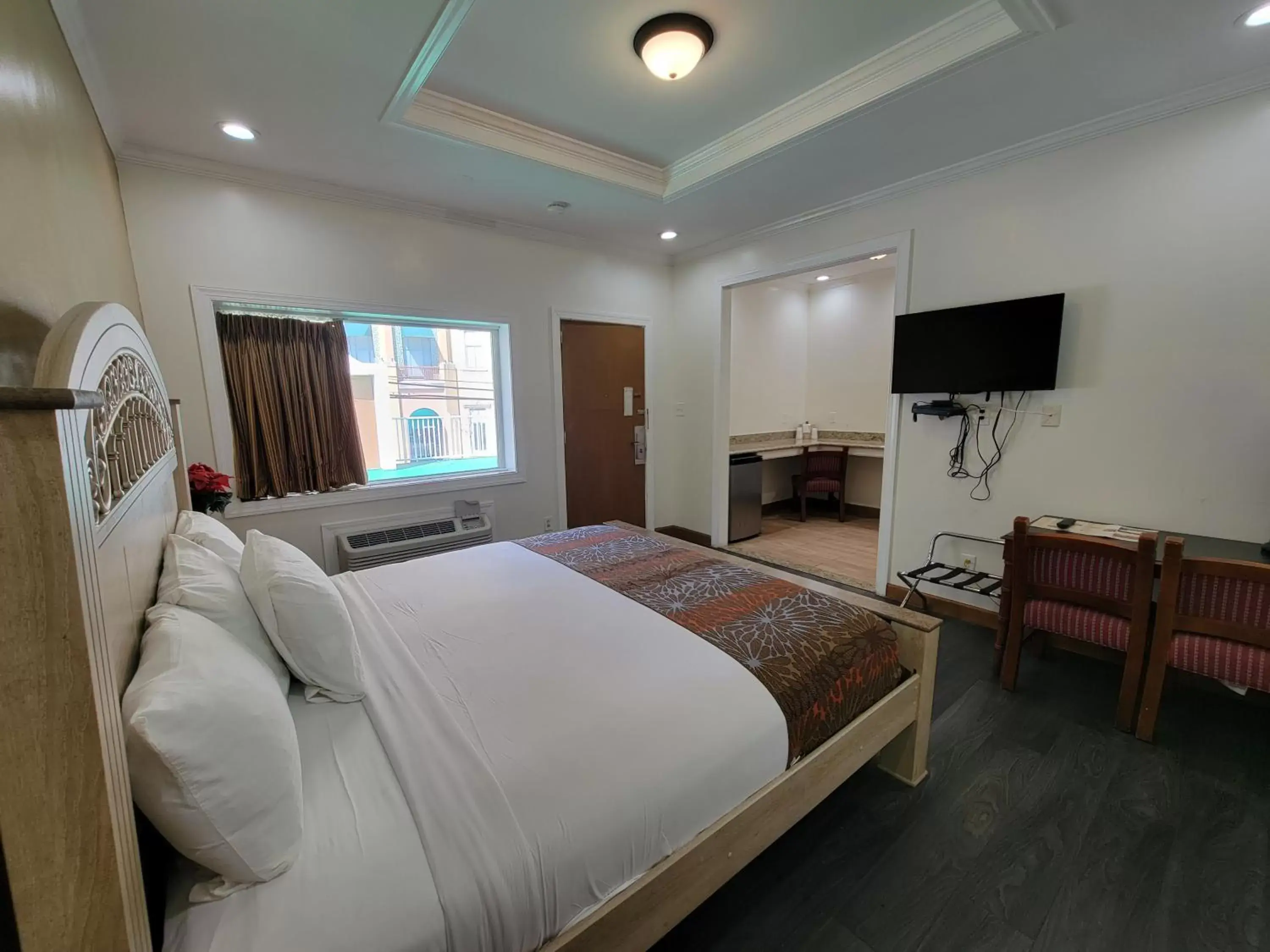 Photo of the whole room, Bed in Eldorado Atlantic City Beach Block Photo of the whole room, Bed in Eldorado Atlantic City Beach Block
