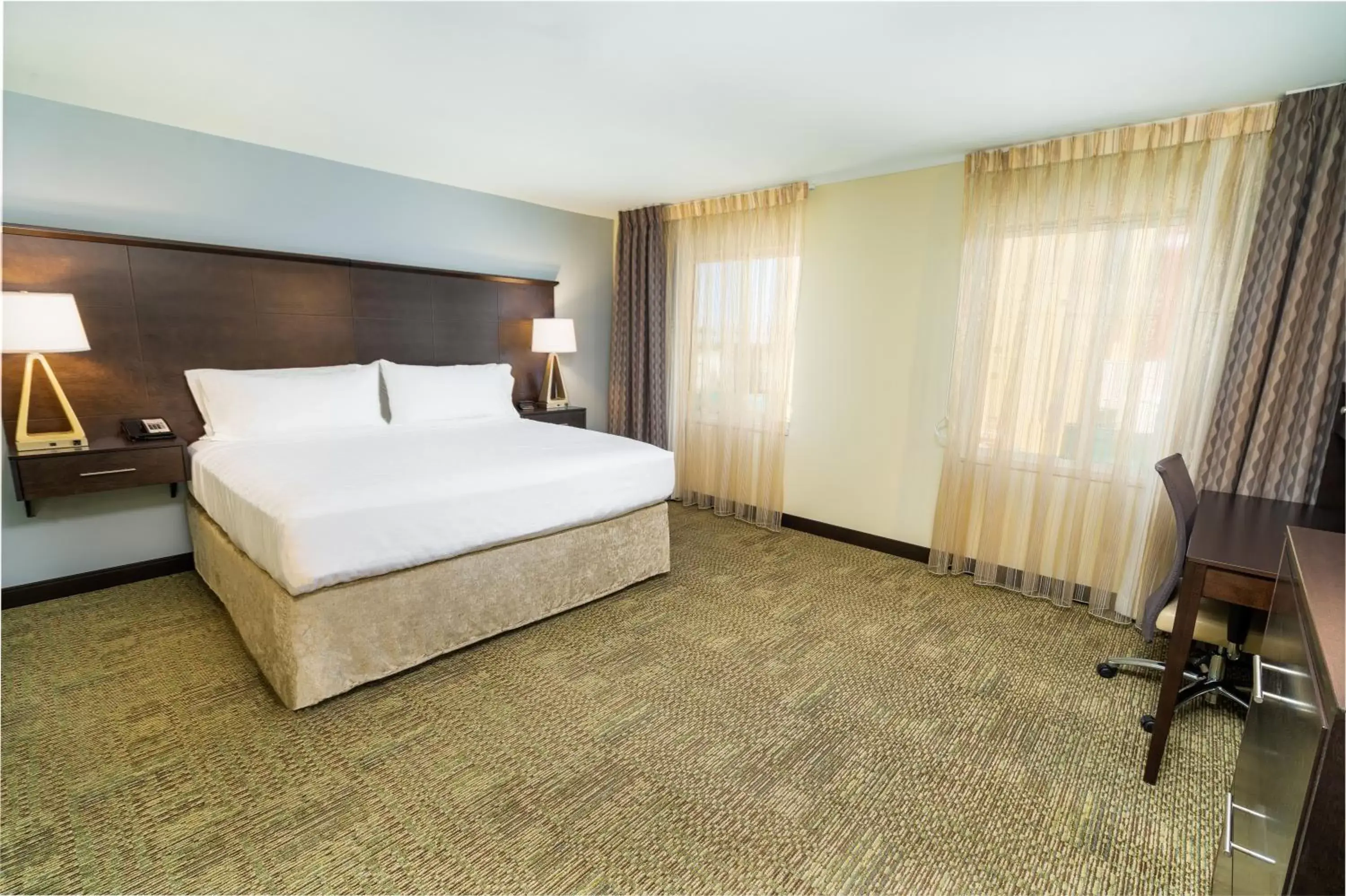 Photo of the whole room, Bed in Staybridge Suites - Newark - Fremont, an IHG Hotel