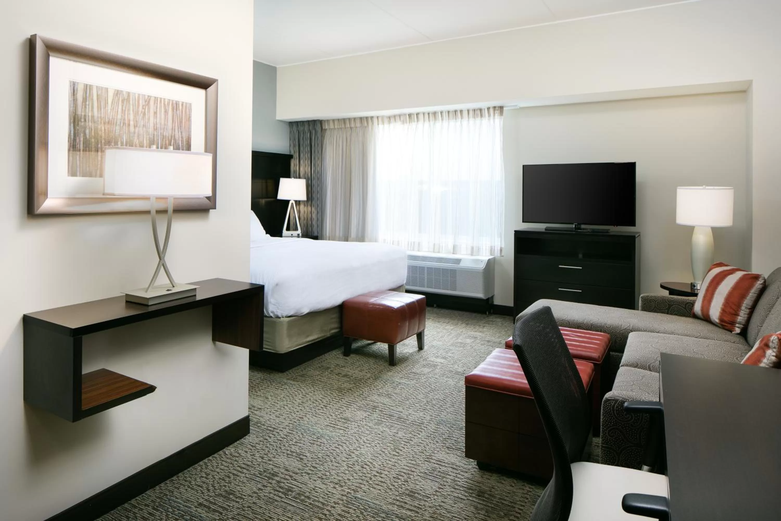 TV and multimedia, Bed in Staybridge Suites Des Moines Downtown by IHG