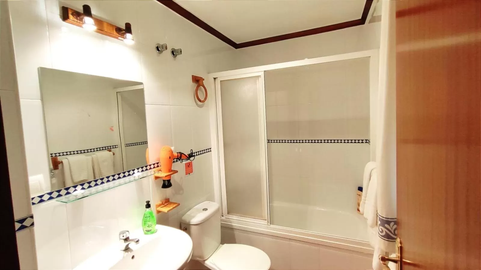 Bathroom in El Bosque Suites&Room