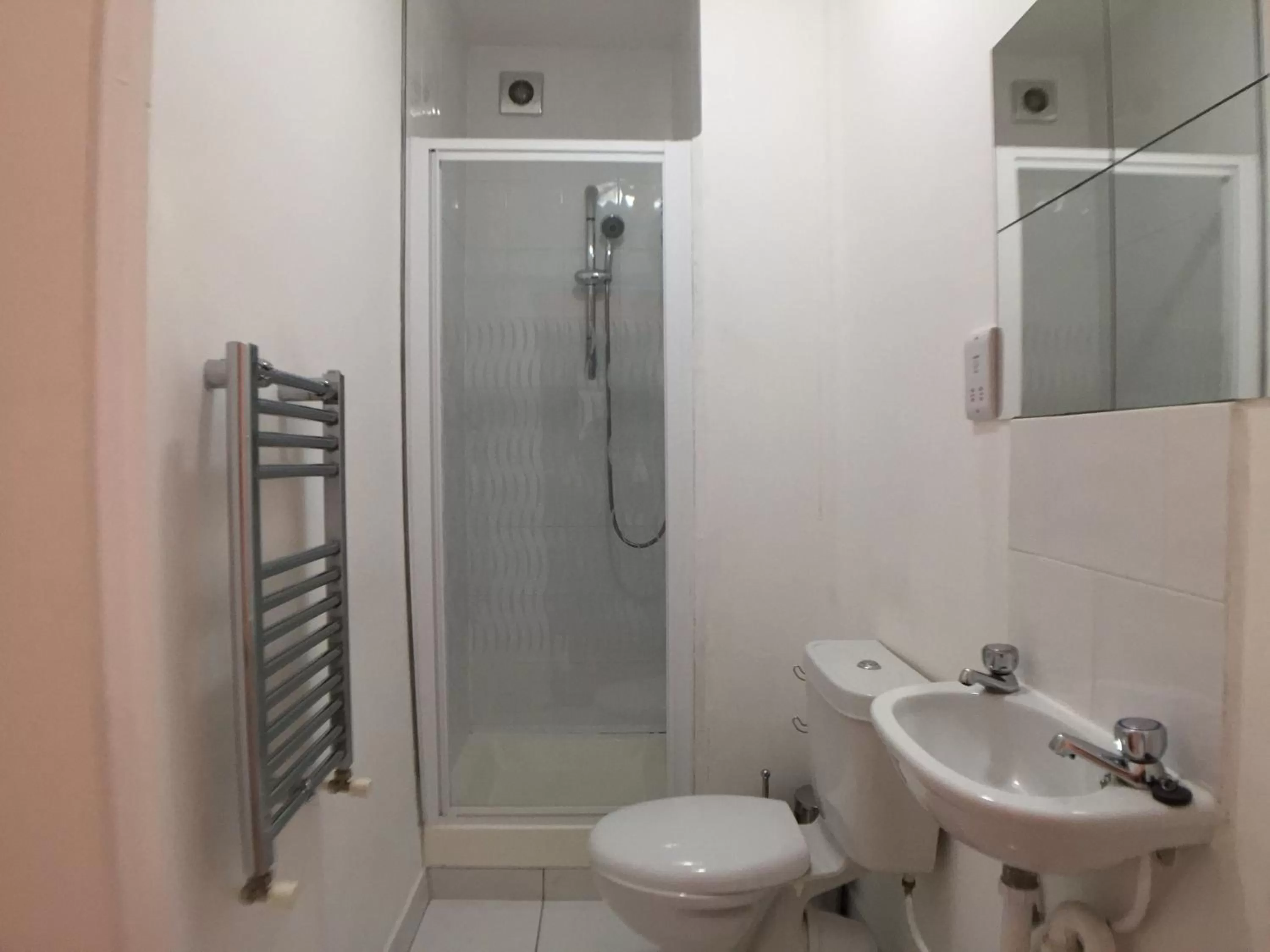 Shower in OutRam 26