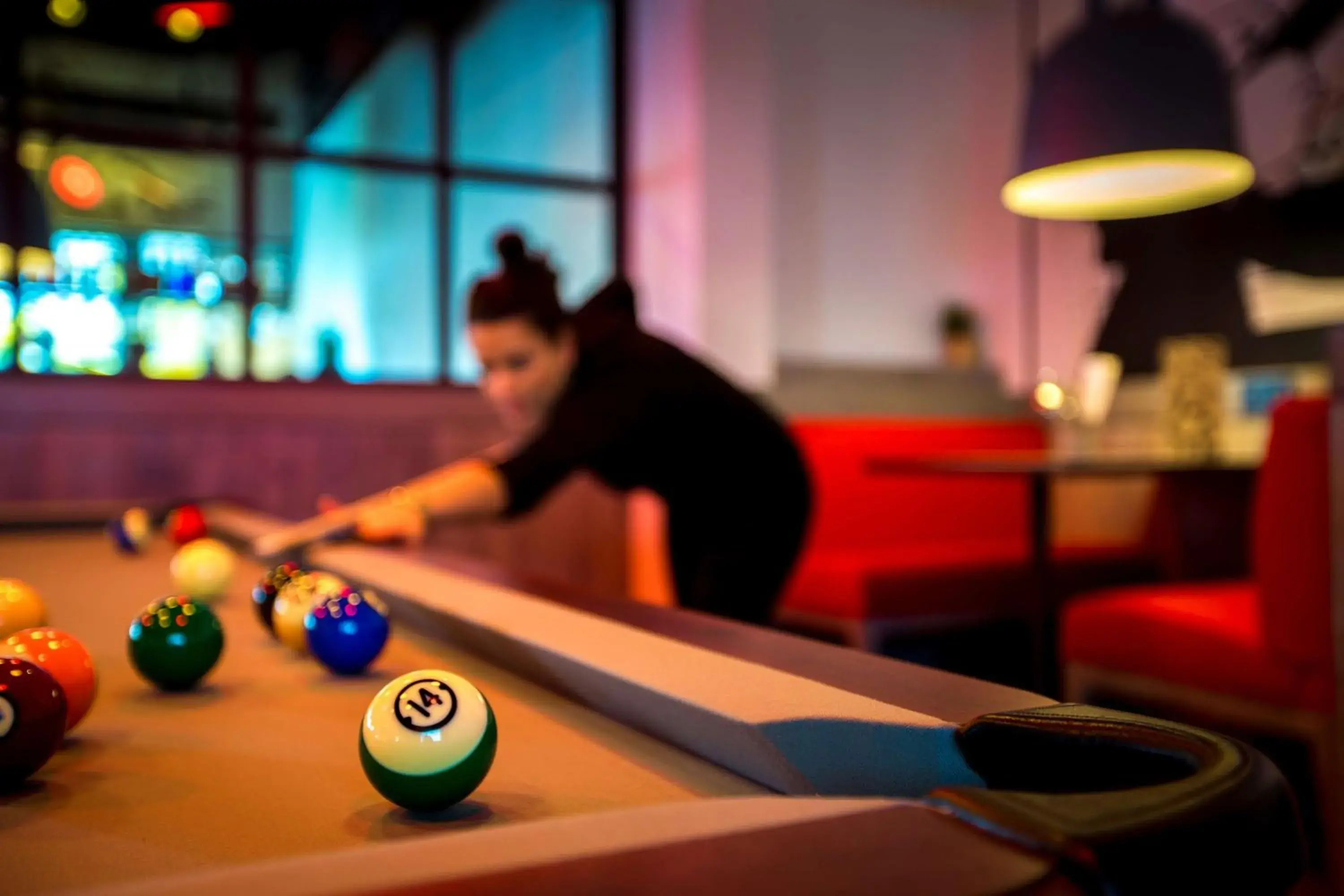 Lounge or bar, Billiards in Radisson RED Brussels