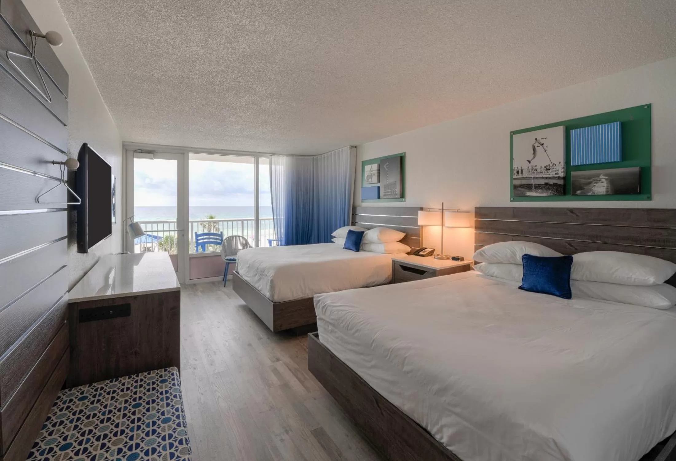 Photo of the whole room, Bed in The Island Resort at Fort Walton Beach