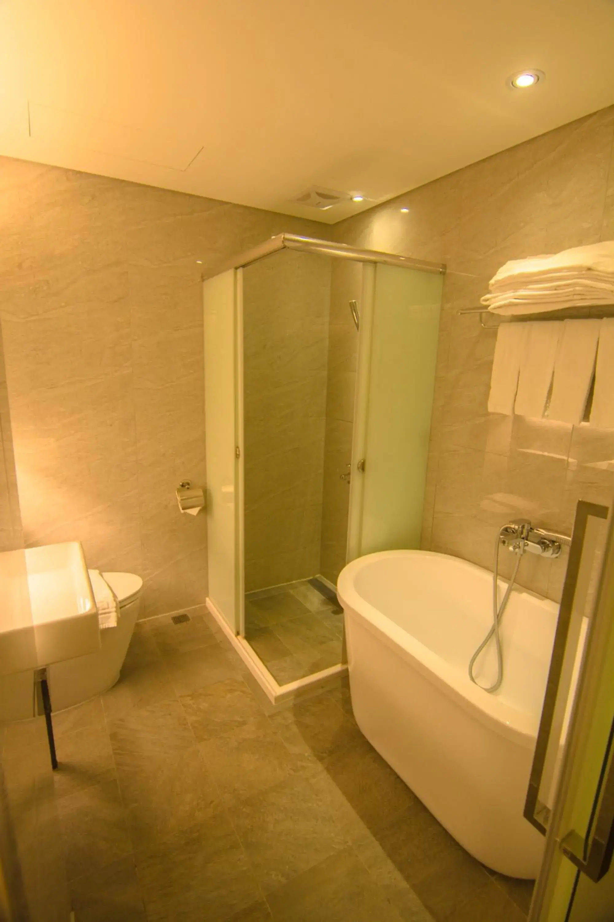 Deluxe Quadruple Room in O2 Hotel Taipei Main Station Deluxe Quadruple Room in O2 Hotel Taipei Main Station