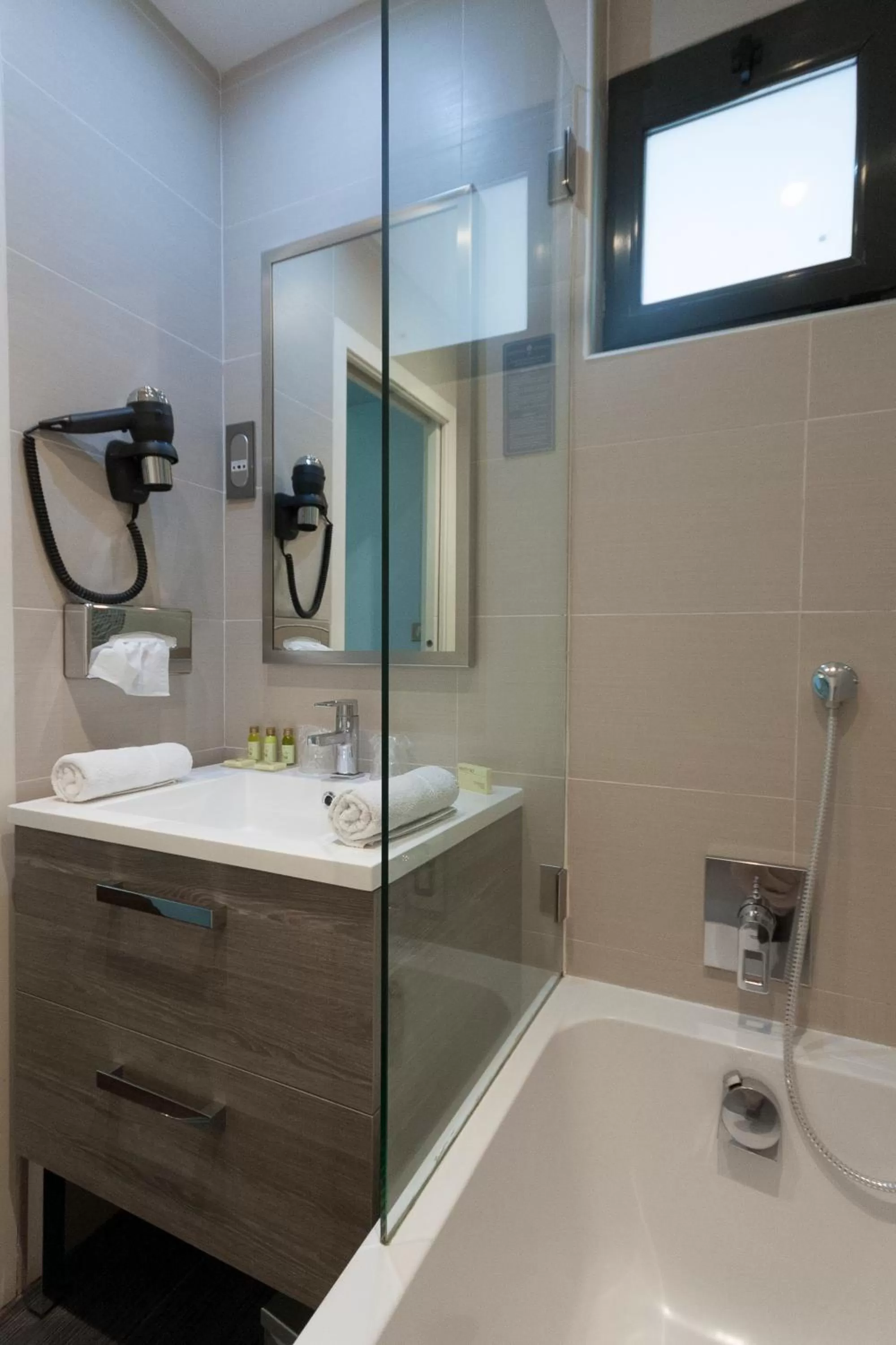 Bathroom in Hôtel Baptistin