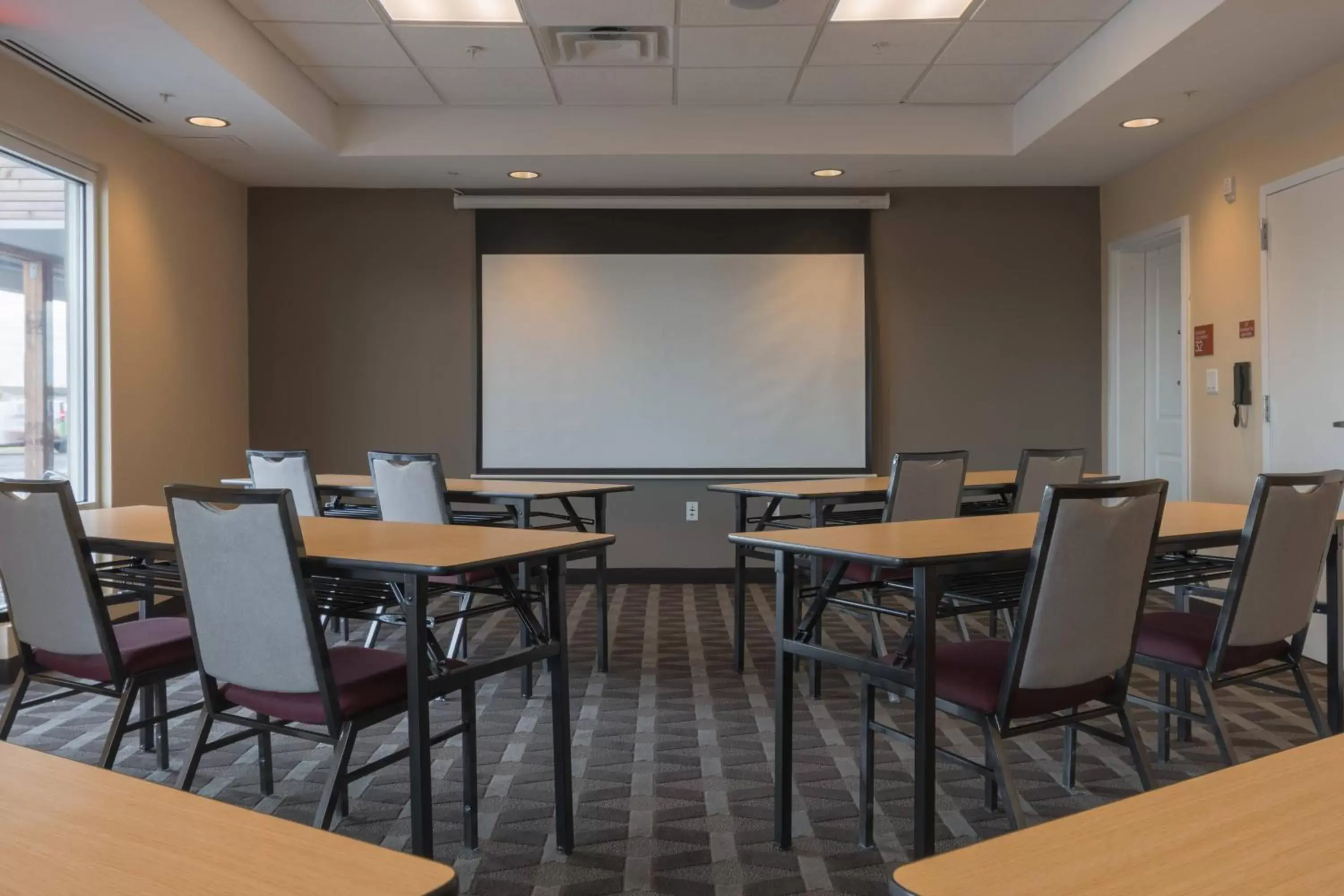 Meeting/conference room in TownePlace Suites by Marriott Syracuse Clay